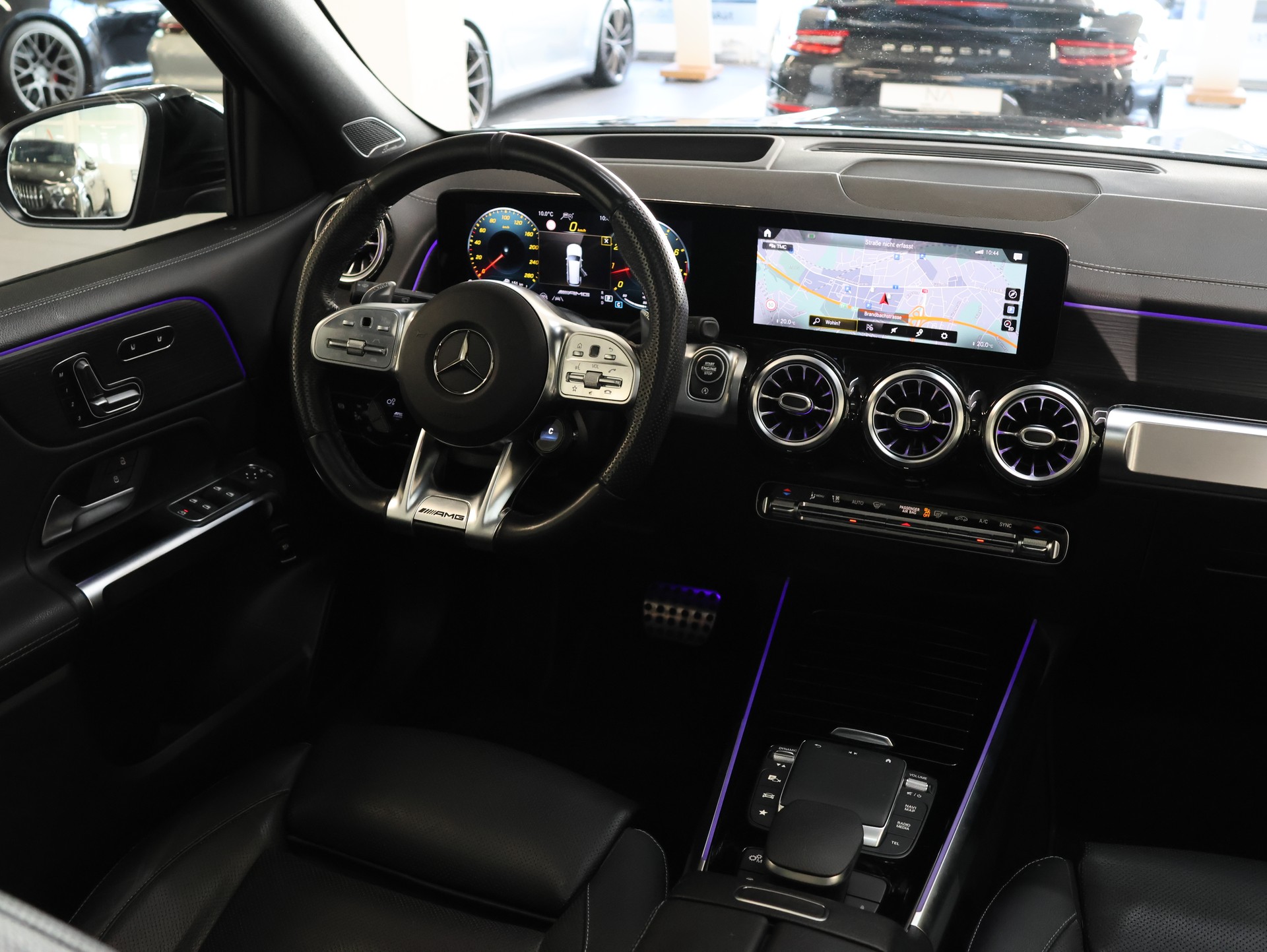 MERCEDES-BENZ GLB 35 AMG 4Matic 8G-Tronic *1-HAND*-image-27