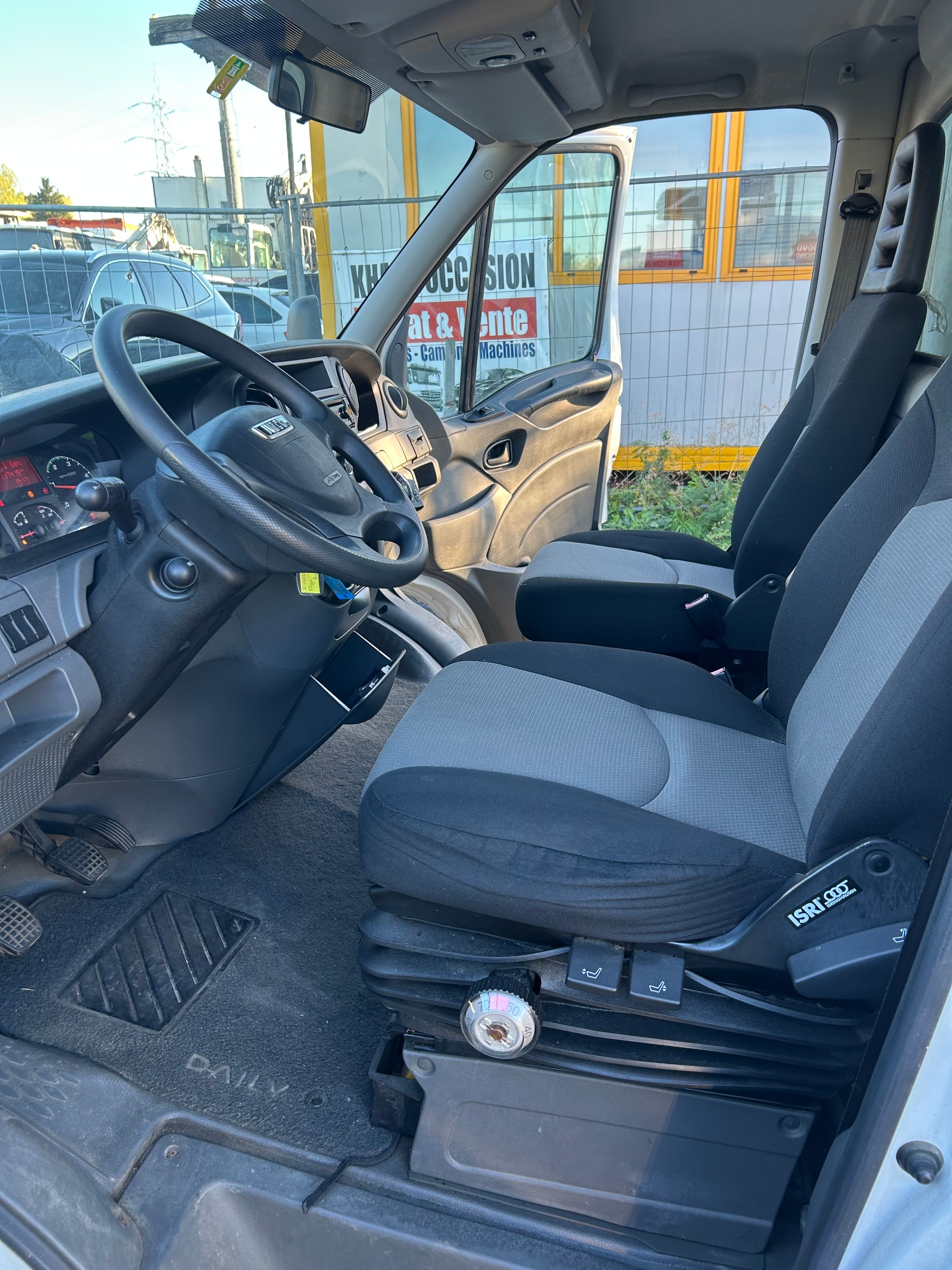 IVECO 35 S 15-image-6