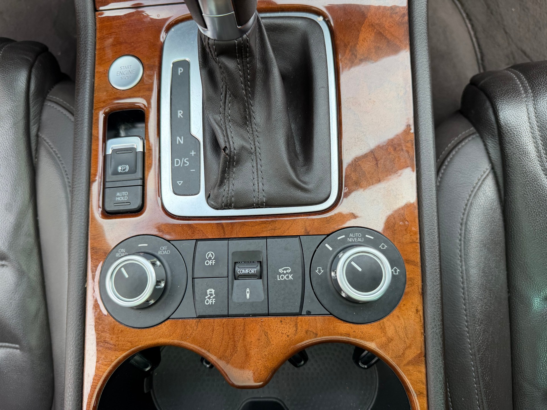 VW Touareg 3.0 TDI BlueMotion Technology Tiptronic CROCHET ATTELAGE 3500 KG-image-34
