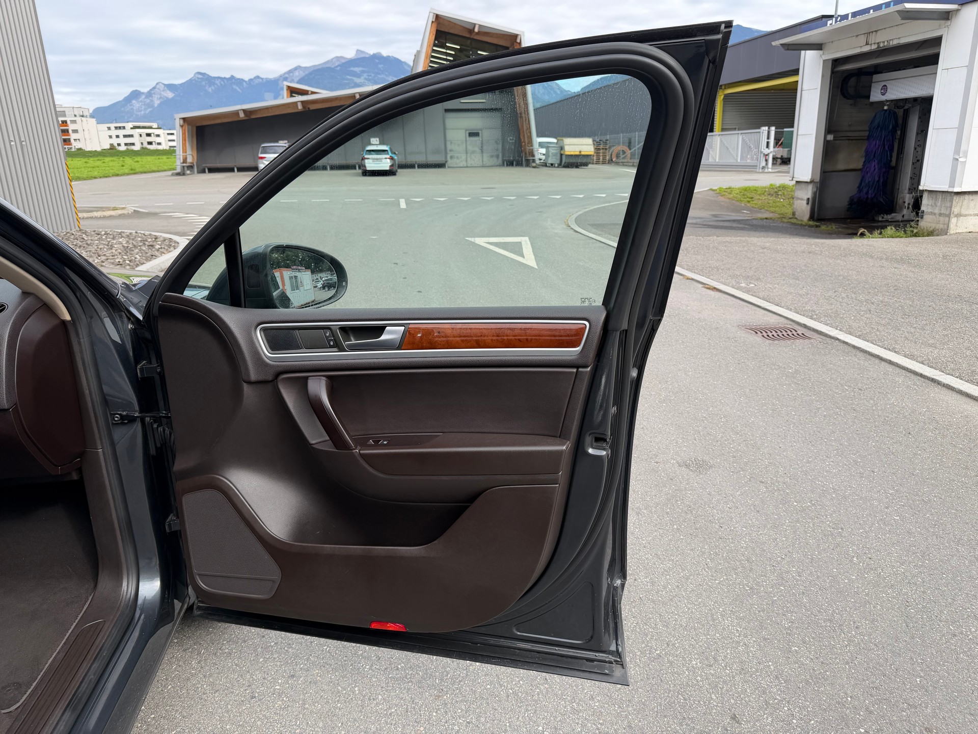 VW Touareg 3.0 TDI BlueMotion Technology Tiptronic CROCHET ATTELAGE 3500 KG-image-31