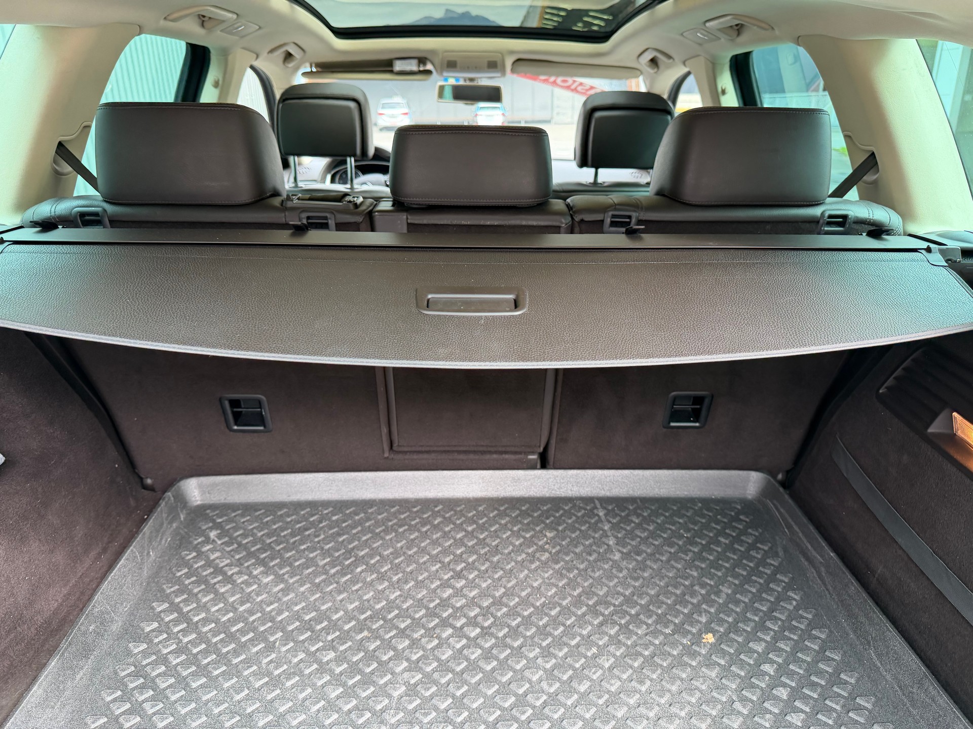 VW Touareg 3.0 TDI BlueMotion Technology Tiptronic CROCHET ATTELAGE 3500 KG-image-21