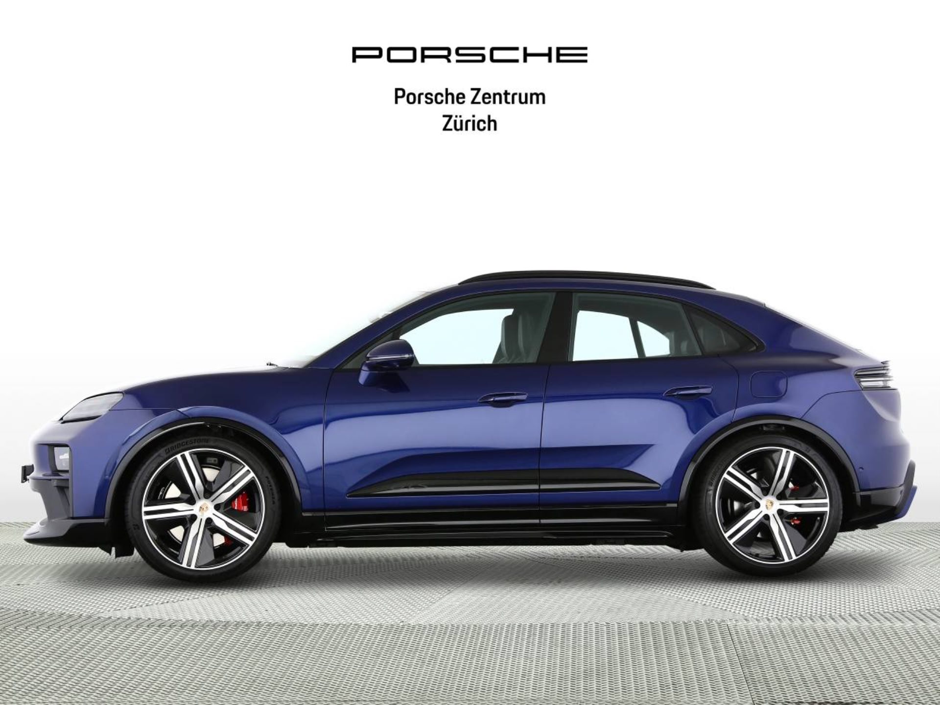 PORSCHE Macan GTS-image-1
