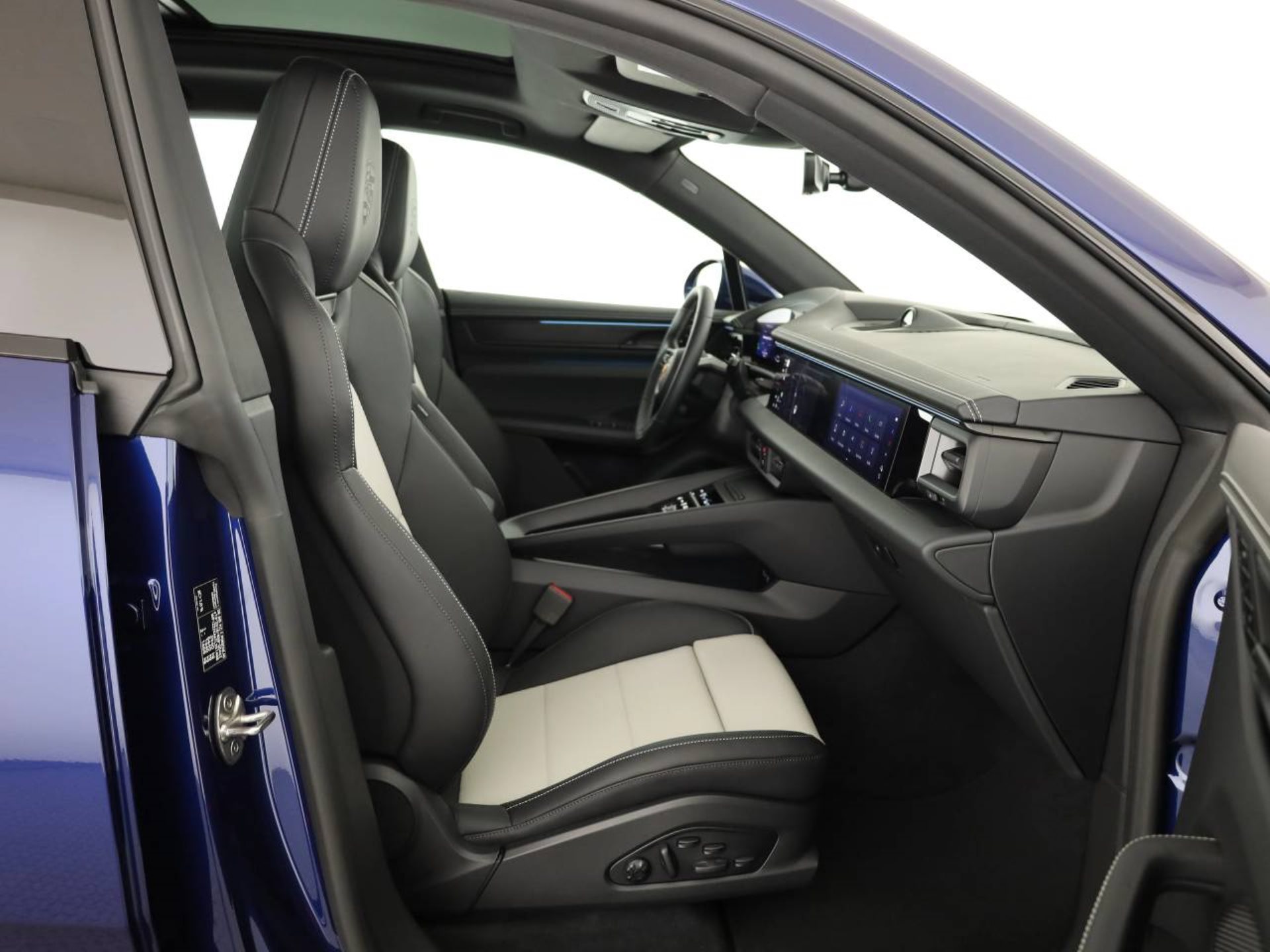 PORSCHE Macan GTS-image-12