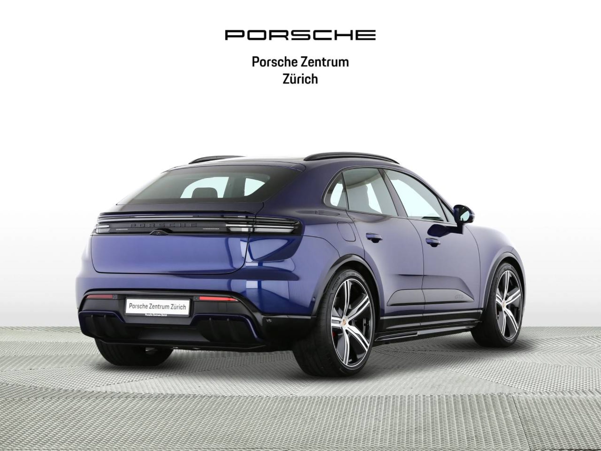 PORSCHE Macan GTS-image-2