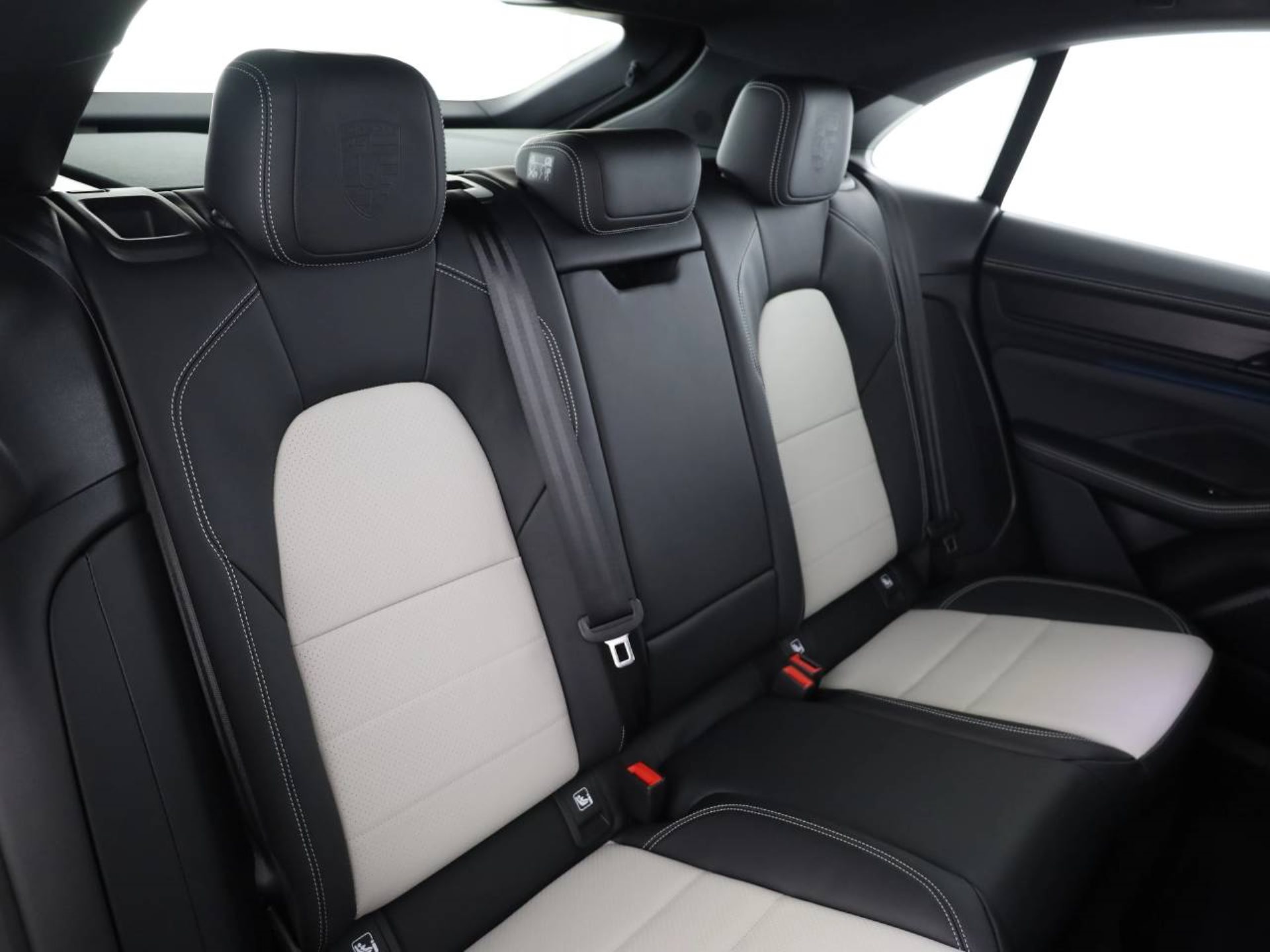 PORSCHE Macan GTS-image-17
