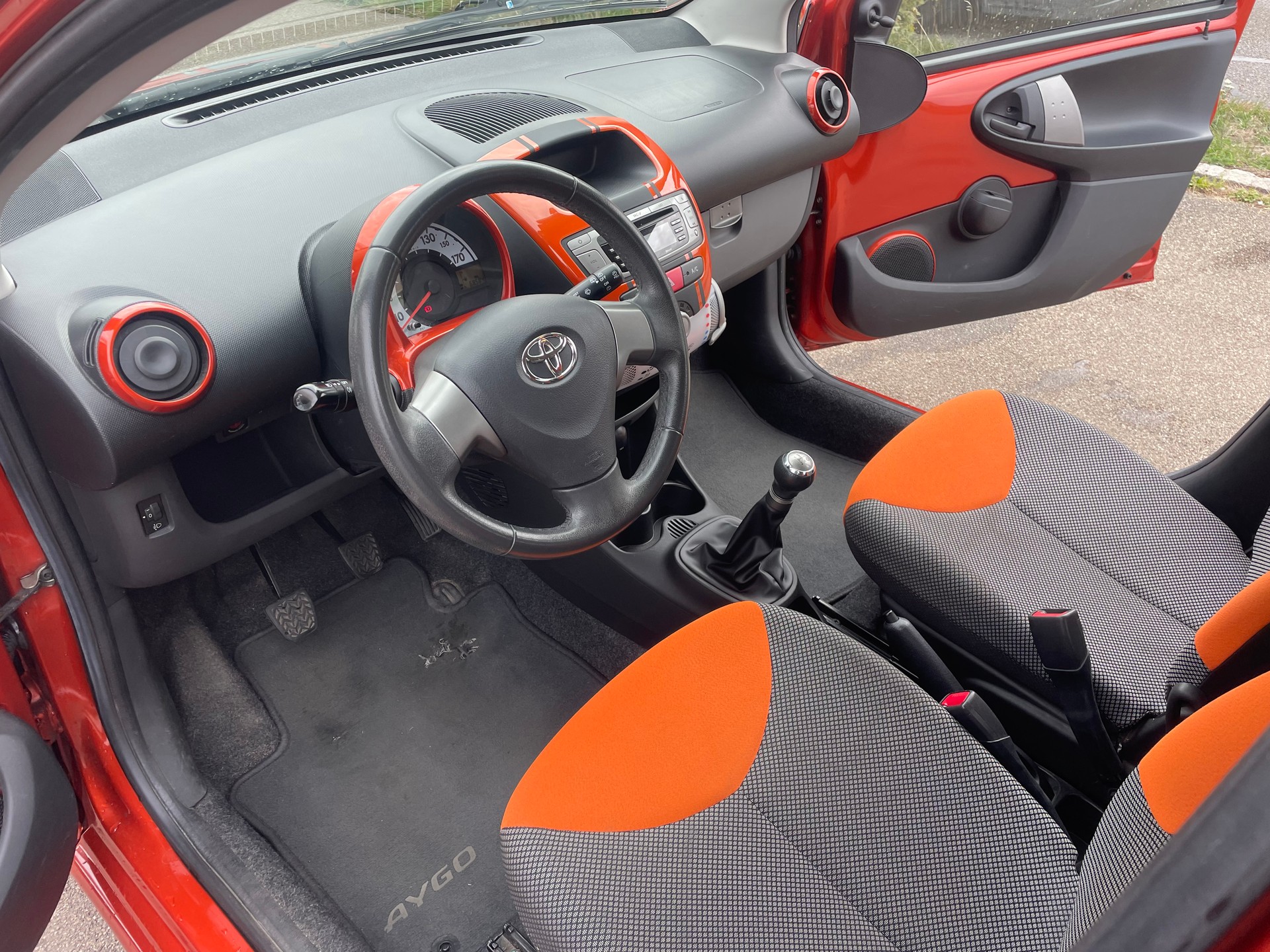 TOYOTA Aygo 1.0 VVT-i Luna-image-11