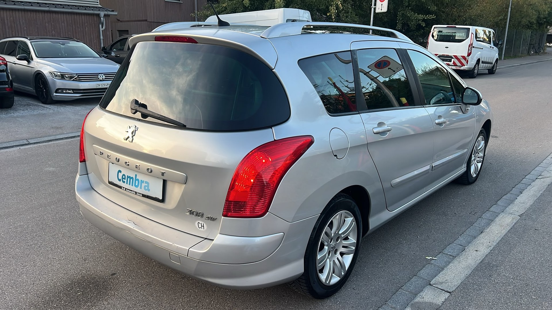 PEUGEOT 308 SW 2.0 HDI Sport Automatic-image-11