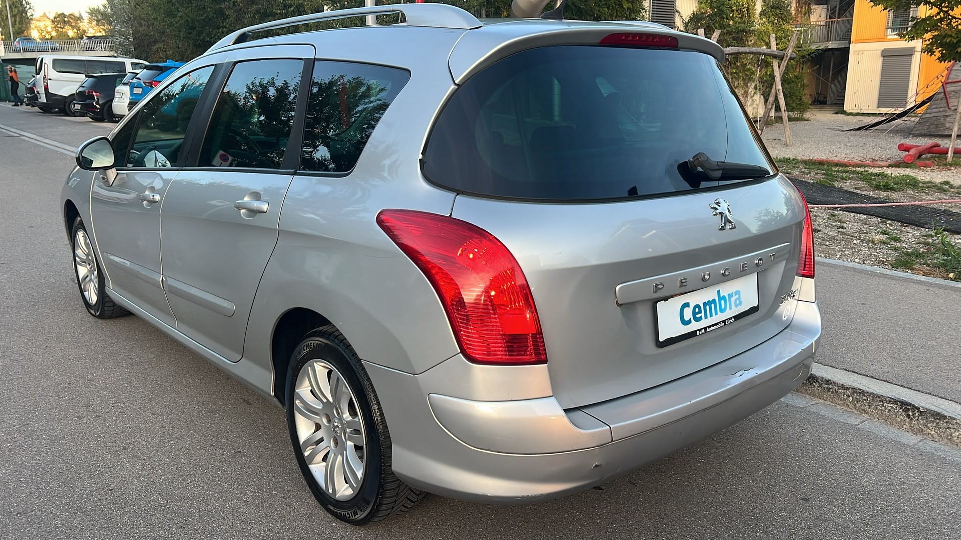 PEUGEOT 308 SW 2.0 HDI Sport Automatic-image-12