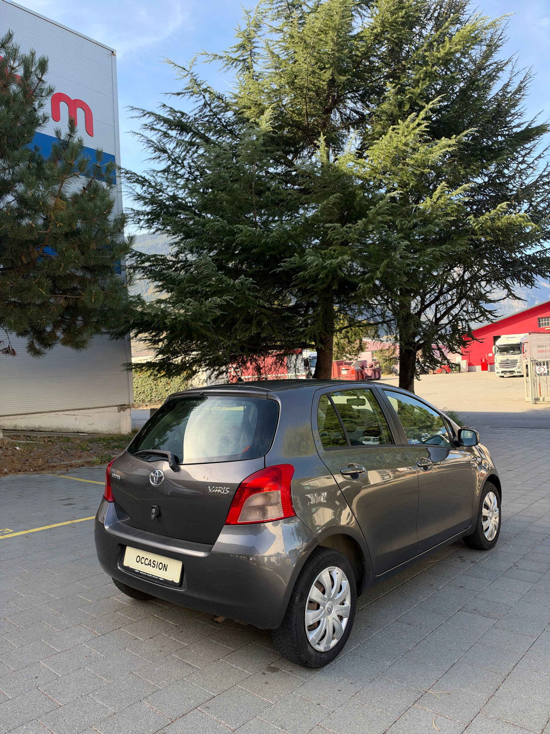 TOYOTA Yaris 1.4 D-4D Linea Luna-image-2