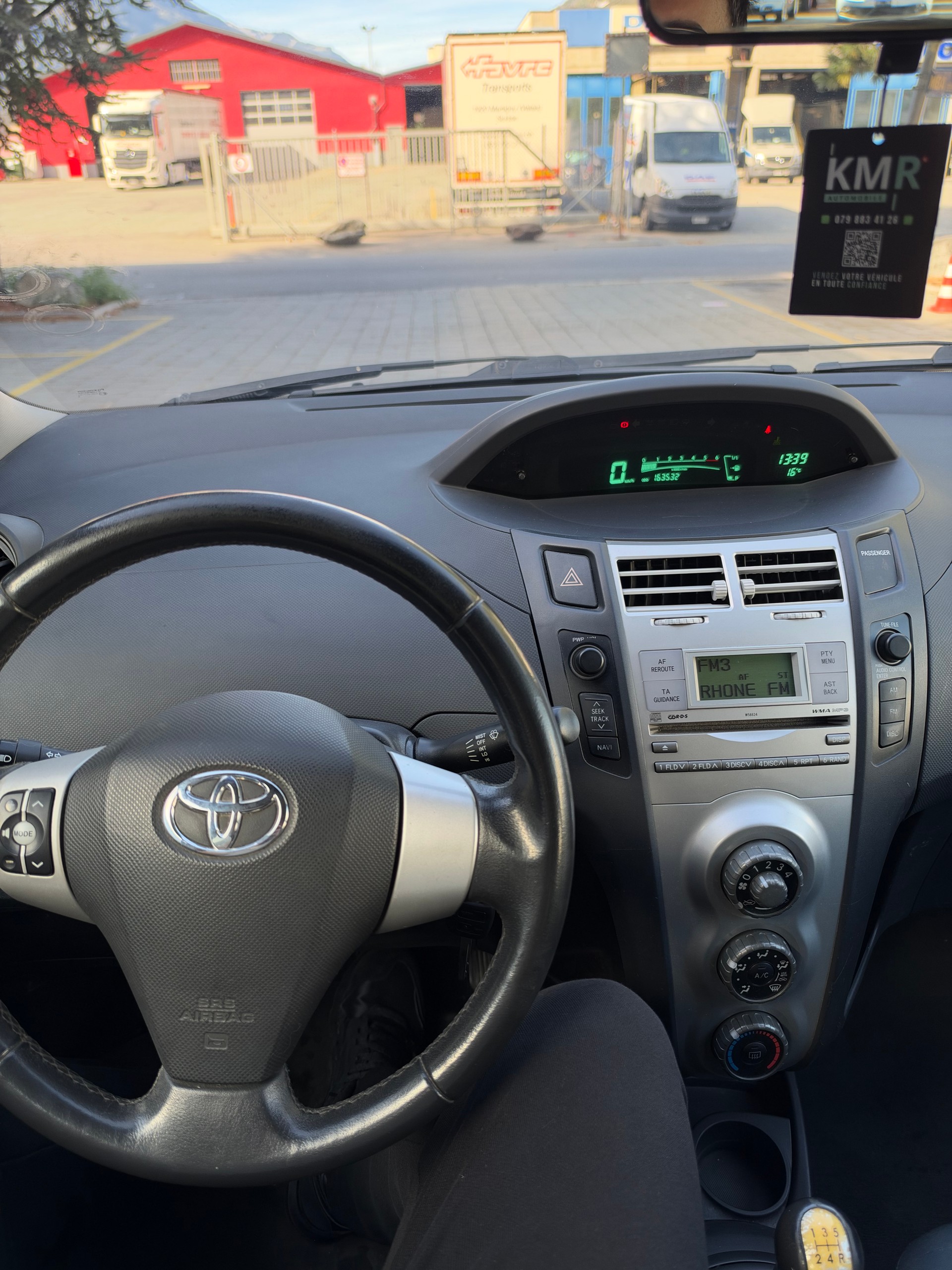TOYOTA Yaris 1.4 D-4D Linea Luna-image-6