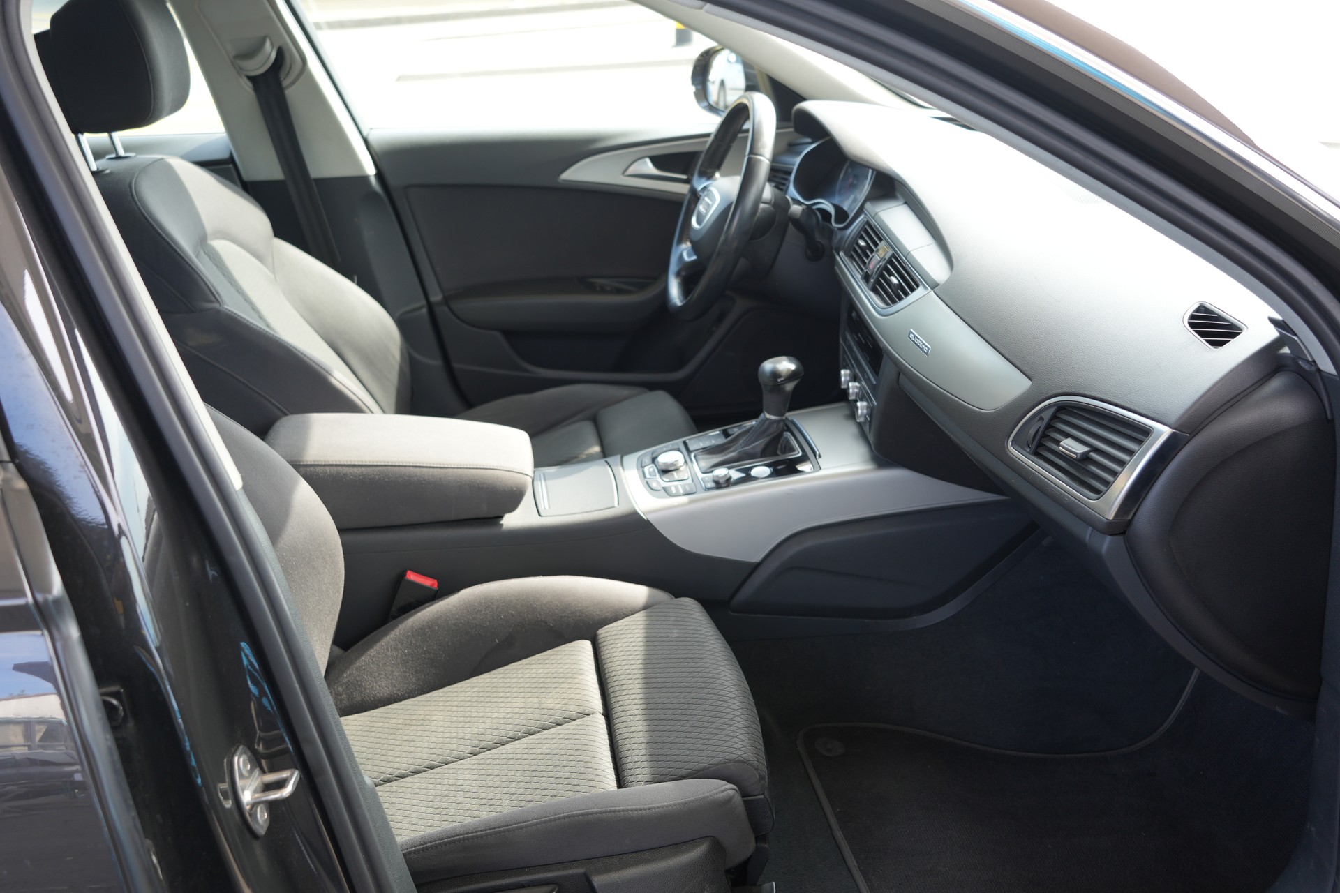 AUDI A6 Avant 3.0 TDI V6 quattro S-tronic-image-10