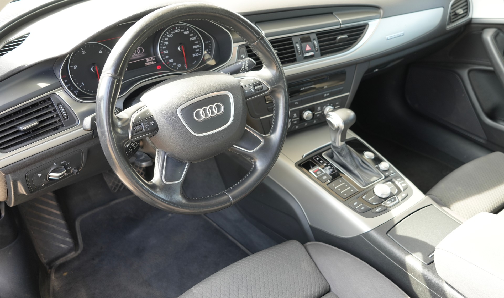 AUDI A6 Avant 3.0 TDI V6 quattro S-tronic-image-7