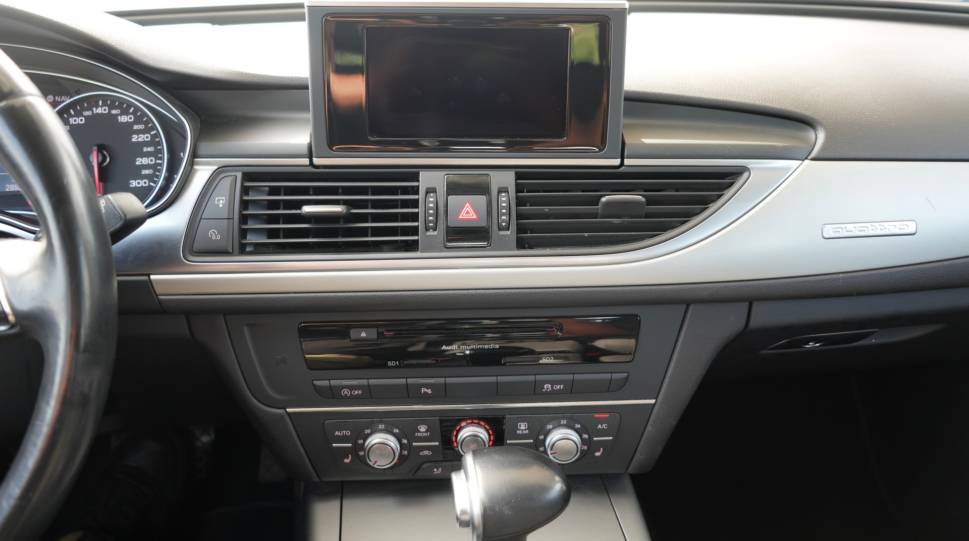AUDI A6 Avant 3.0 TDI V6 quattro S-tronic-image-12