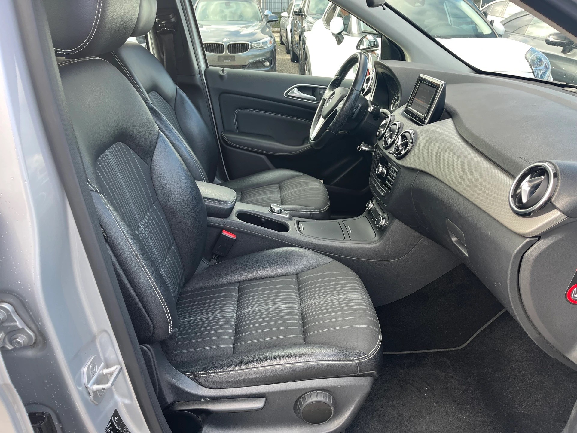 MERCEDES-BENZ B 180 CDI 7G-DCT-image-12