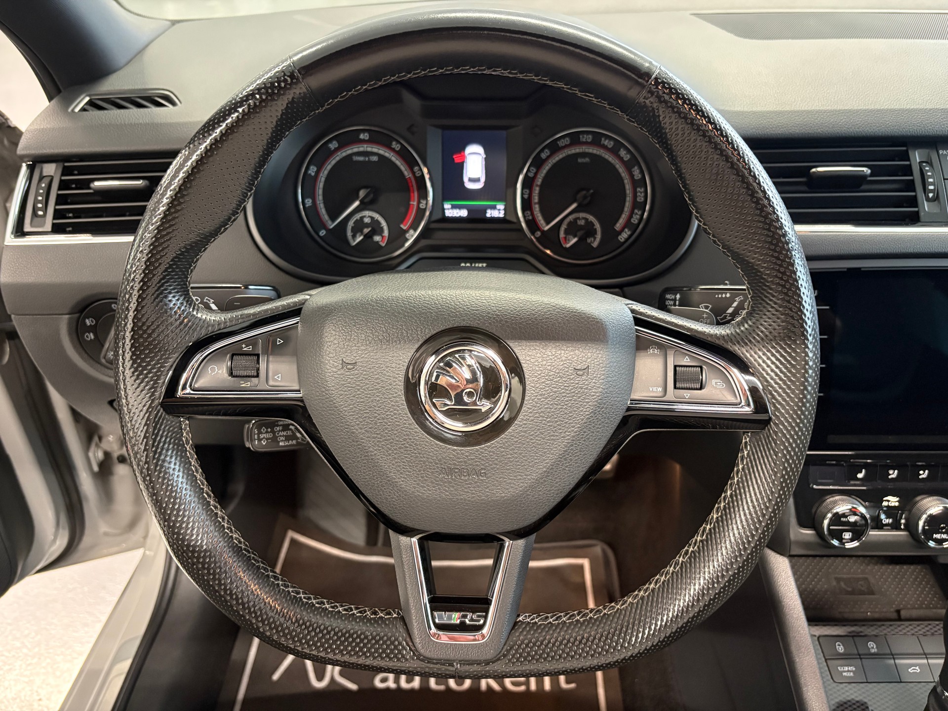 SKODA Octavia Combi 2.0 TSI RS DSG Nardo-image-7