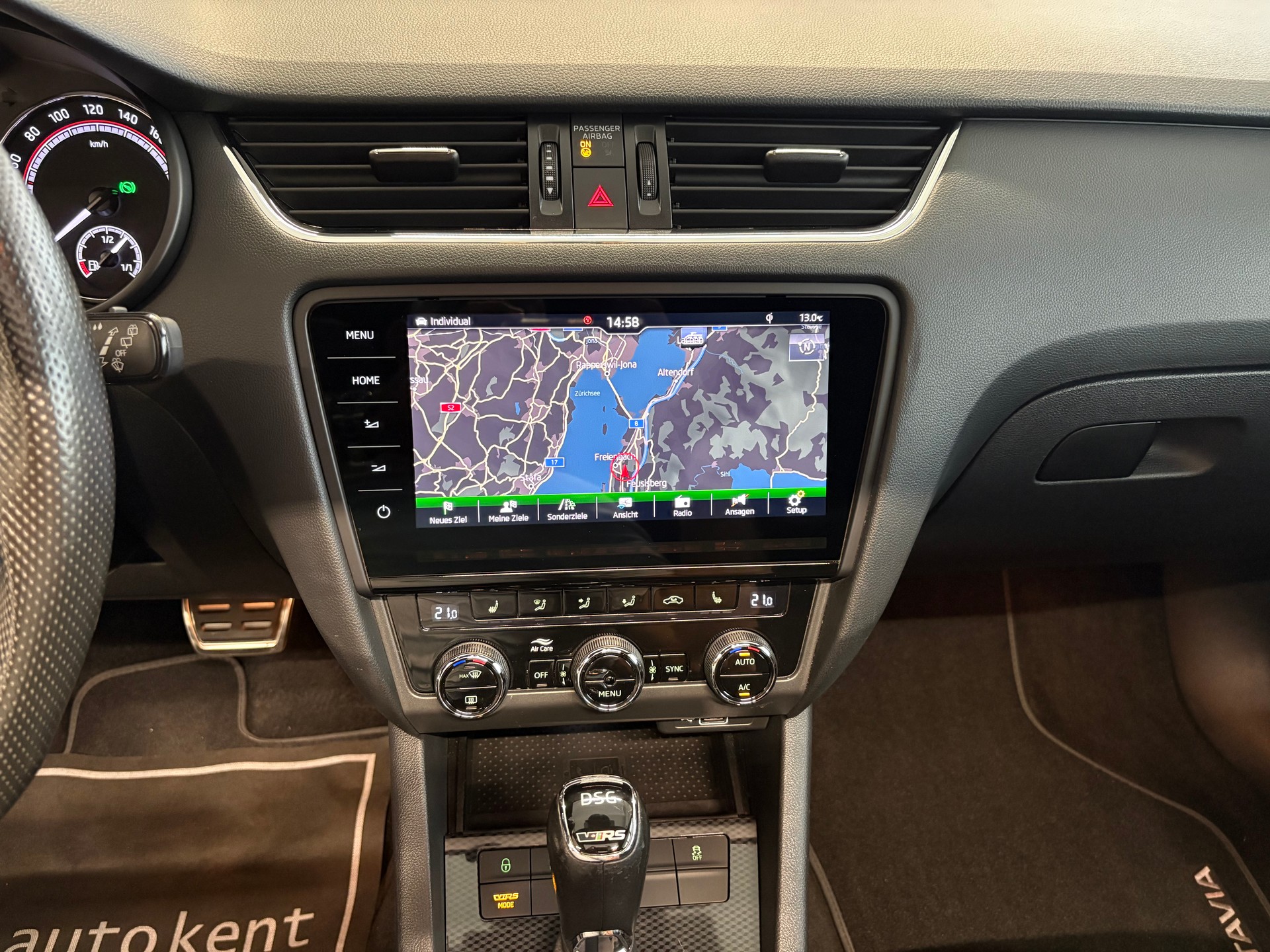 SKODA Octavia Combi 2.0 TSI RS DSG Nardo-image-9