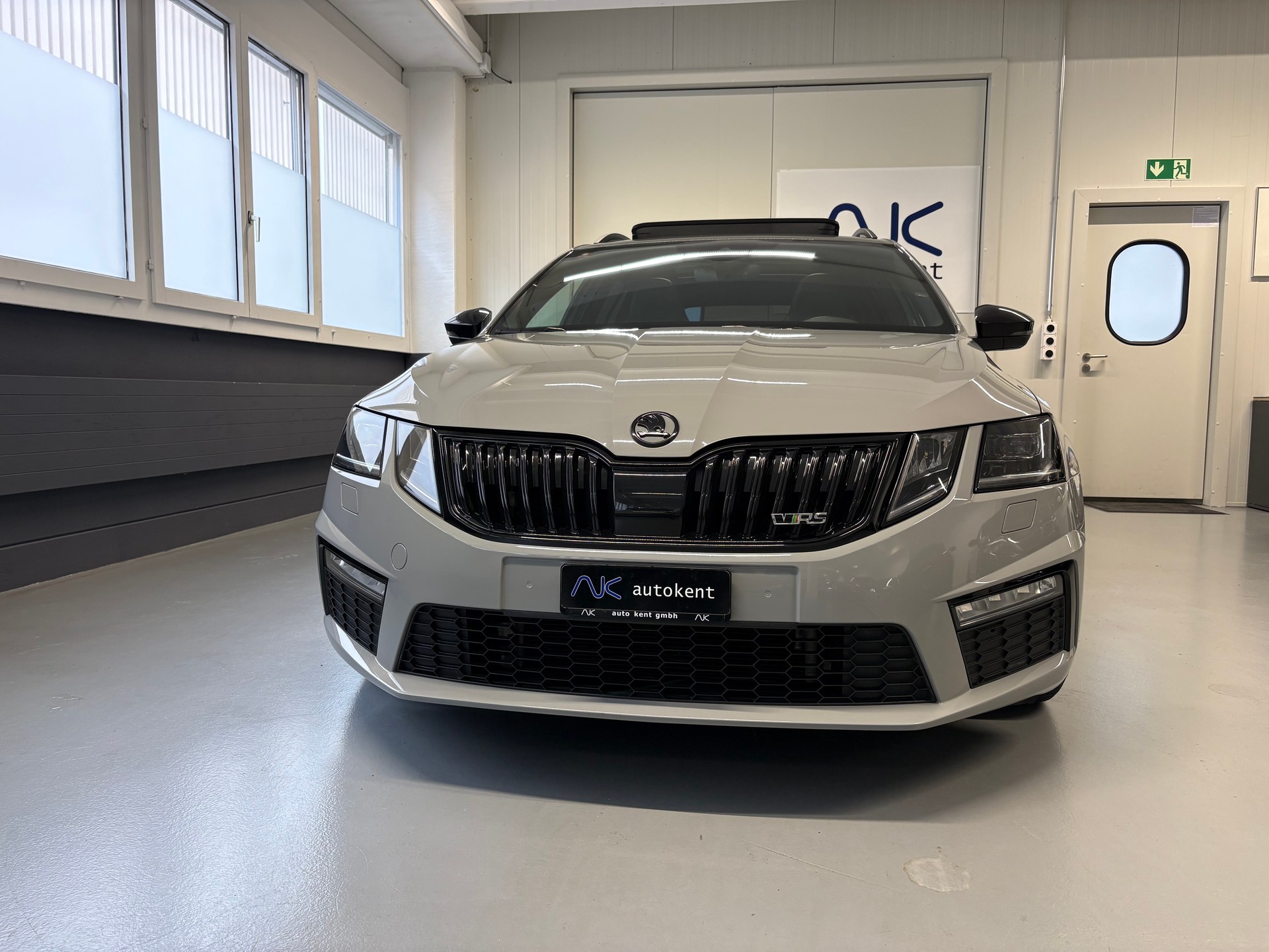 SKODA Octavia Combi 2.0 TSI RS DSG Nardo-showroom-element-1