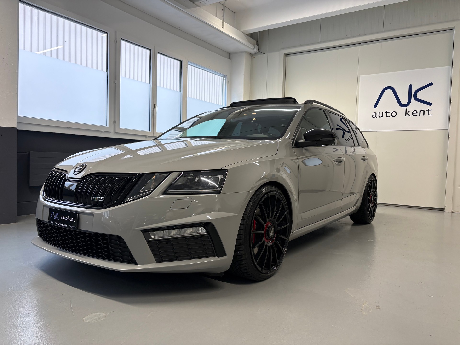 SKODA Octavia Combi 2.0 TSI RS DSG Nardo