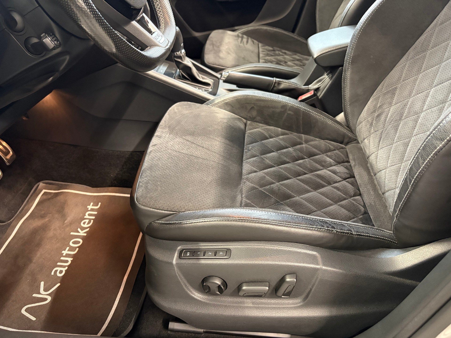 SKODA Octavia Combi 2.0 TSI RS DSG Nardo-image-12