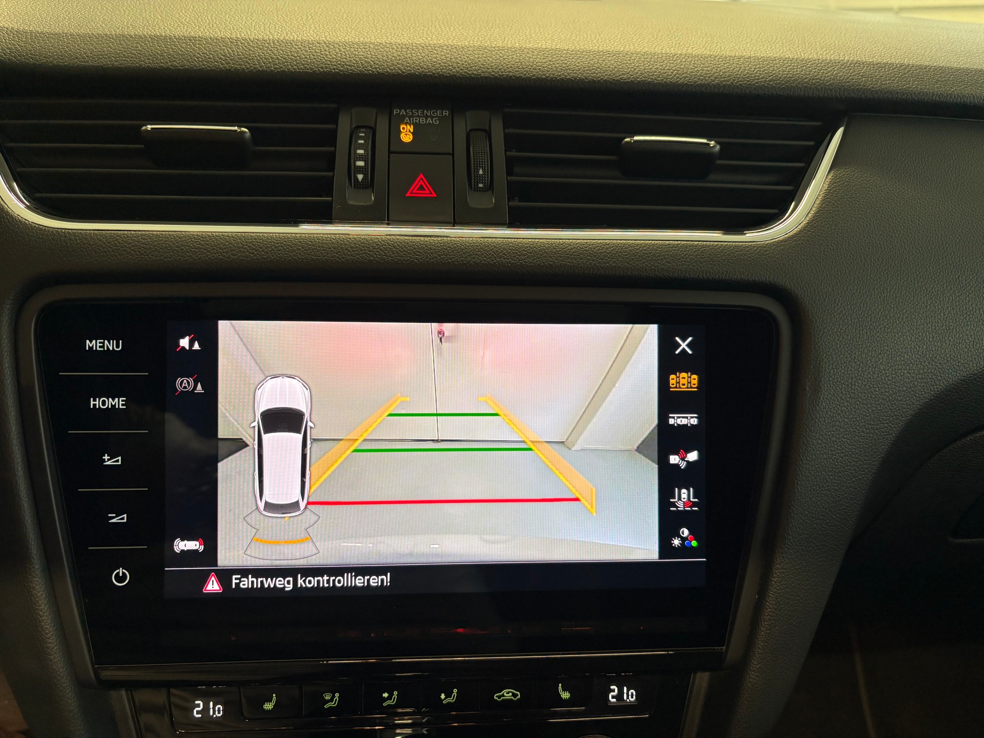 SKODA Octavia Combi 2.0 TSI RS DSG Nardo-image-10