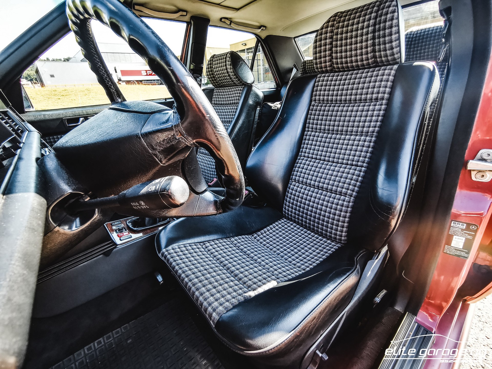 MERCEDES-BENZ 190 E 2.5-16-image-9