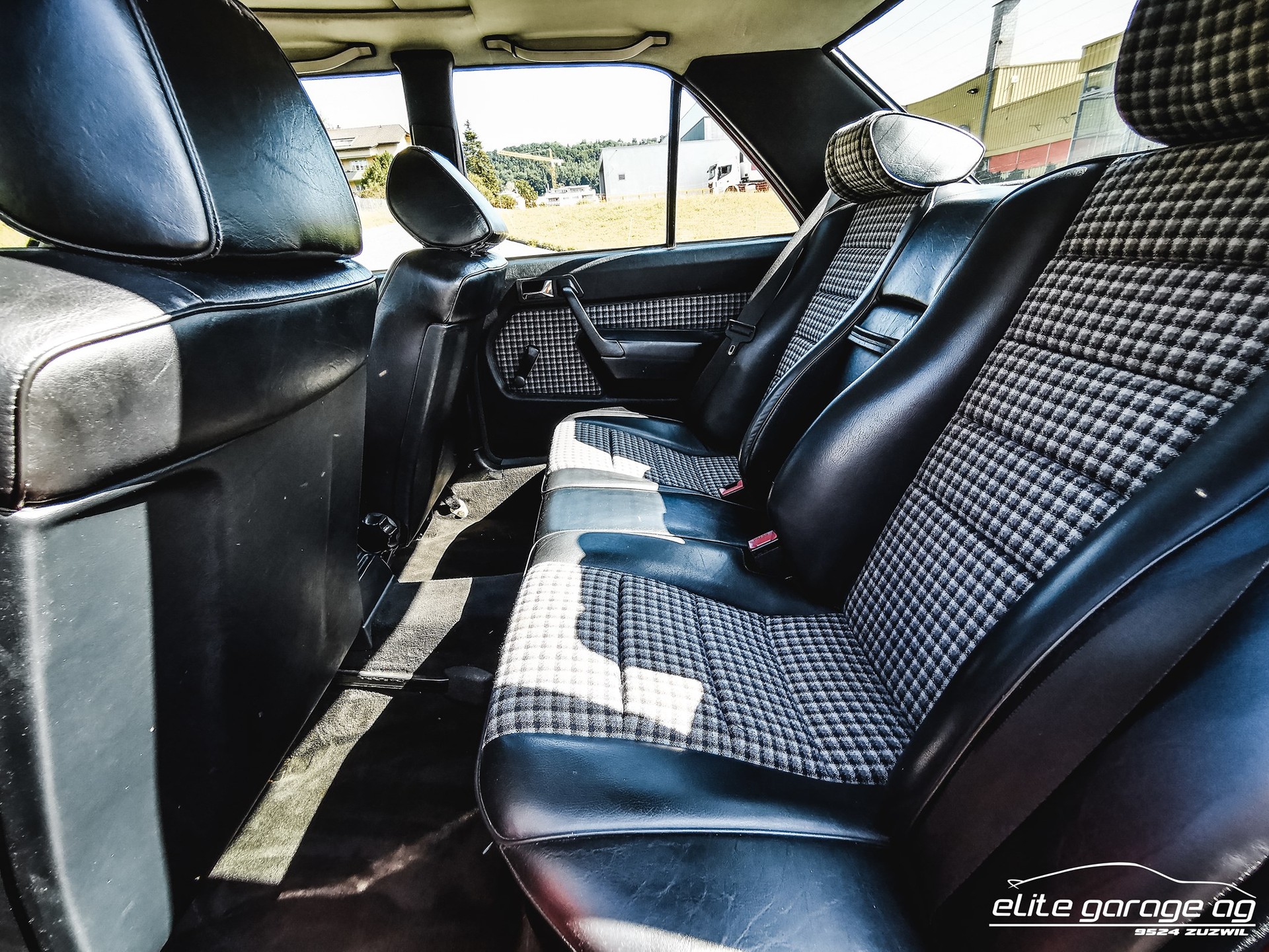 MERCEDES-BENZ 190 E 2.5-16-image-14