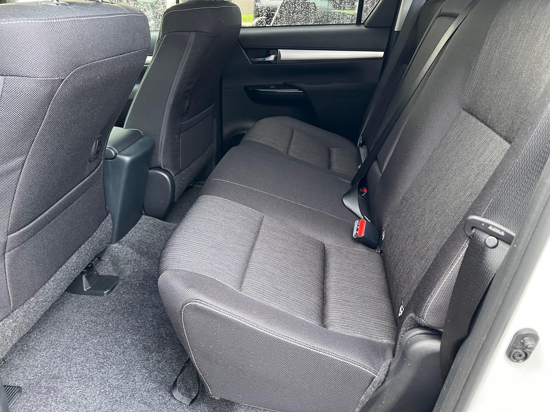 TOYOTA HI-LUX Hilux Double Cab.-Pick-up 2.4 D-4D 150 Style-image-10