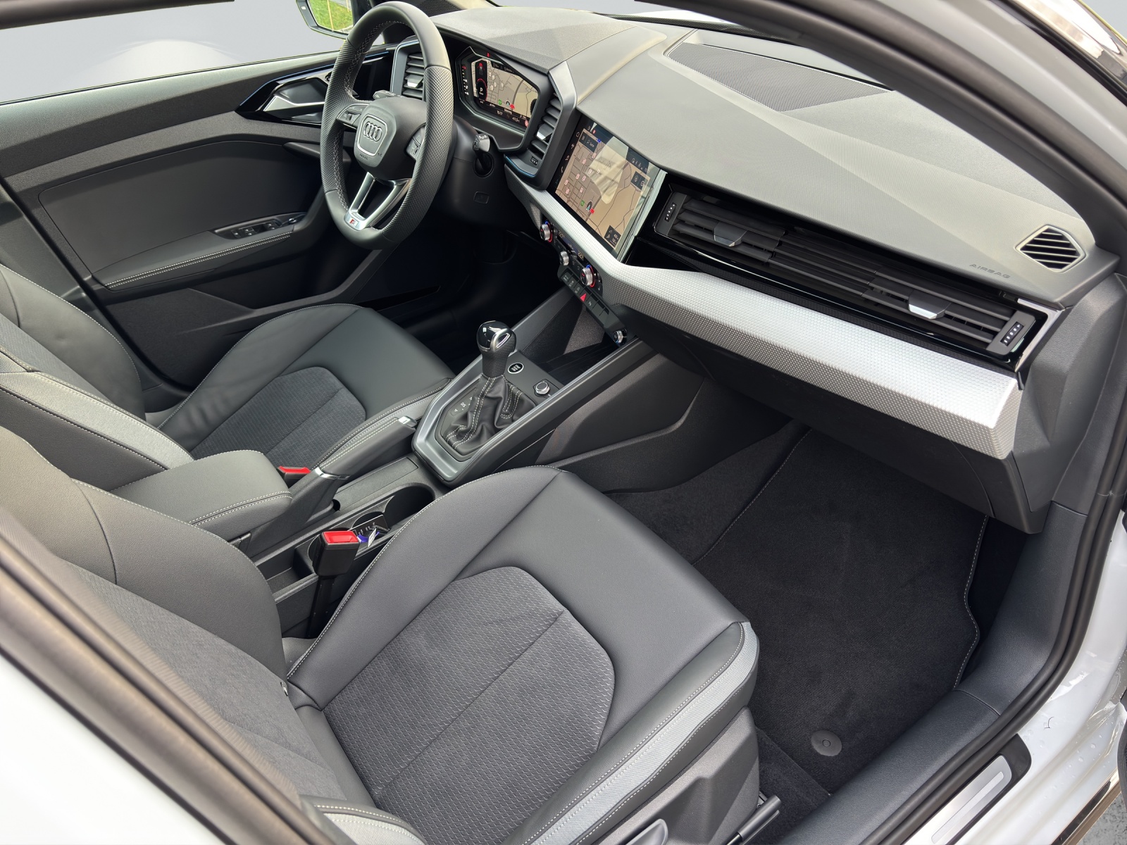AUDI A1 Sportback 35 TFSI S Line S-tronic-image-7
