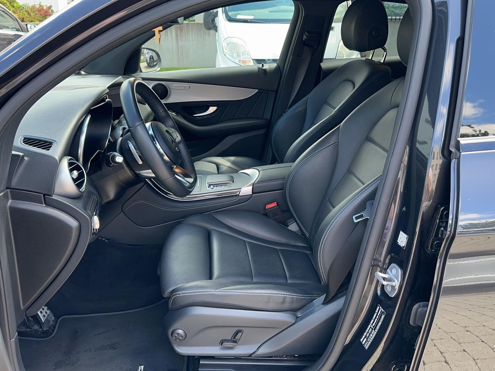 MERCEDES-BENZ GLC Coupé 200 AMG Line 4Matic 9G-Tronic-image-9