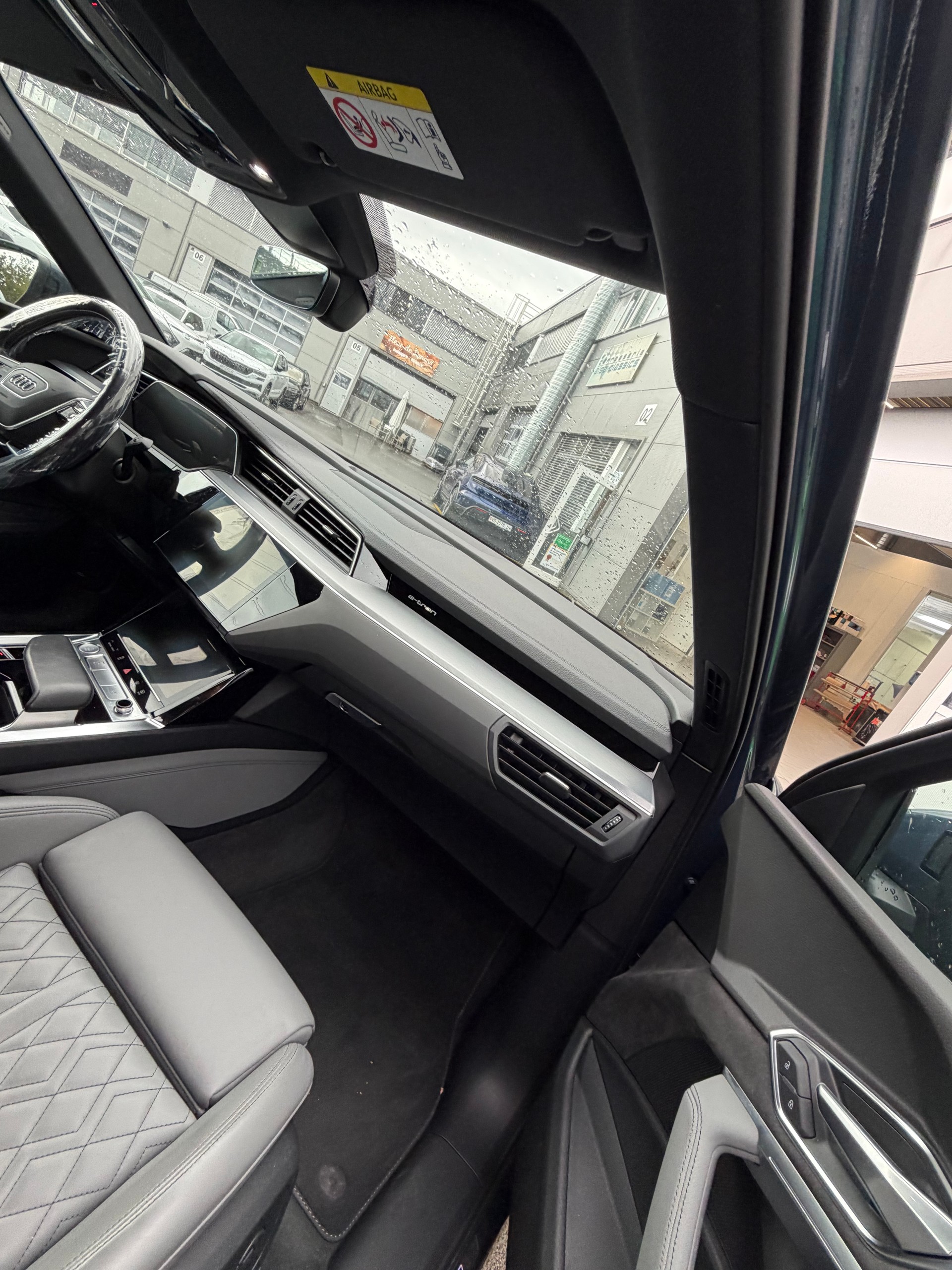 AUDI e-tron 50 Sportback S Line quattro-image-4