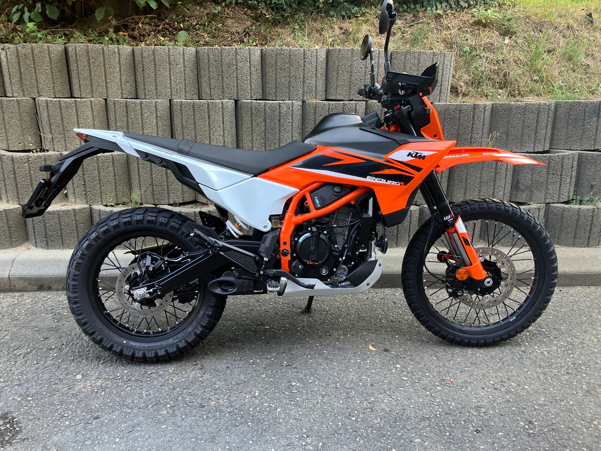 KTM 125 Enduro R-showroom-element-1