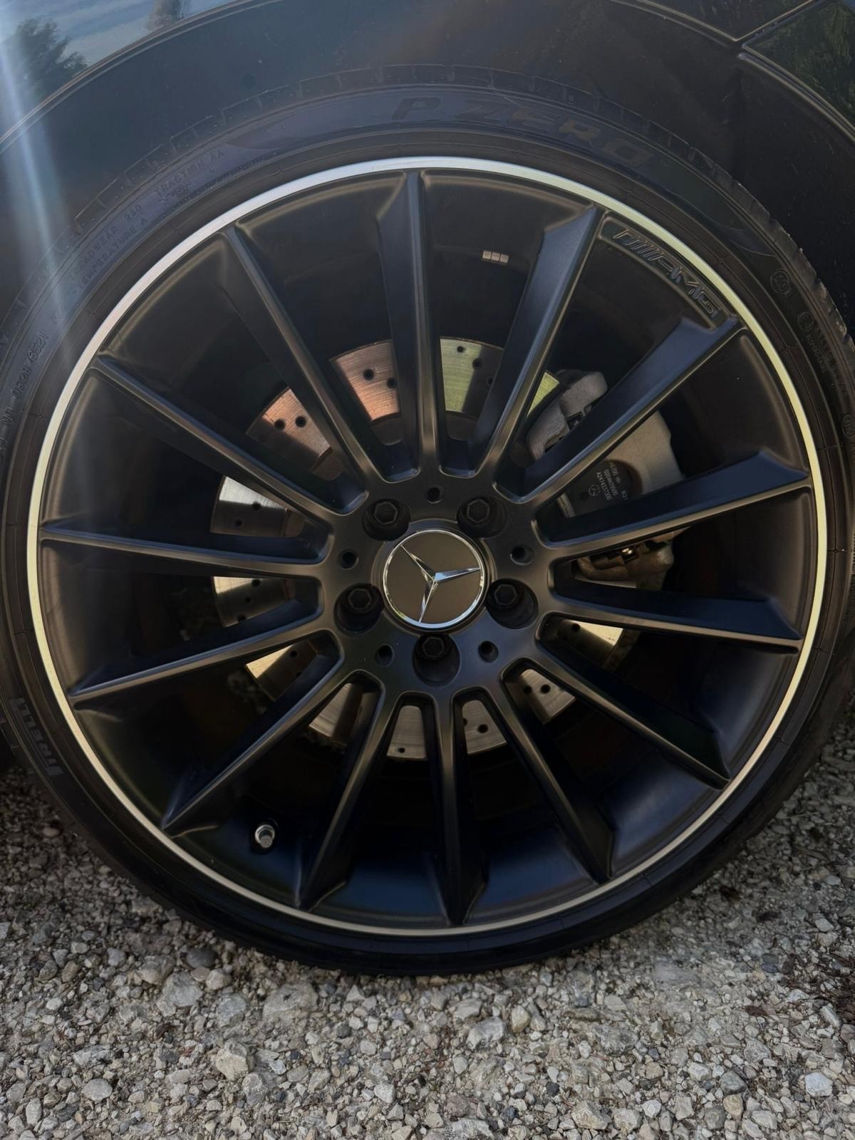 MERCEDES-BENZ A 35 AMG 4Matic Speedshift-image-4