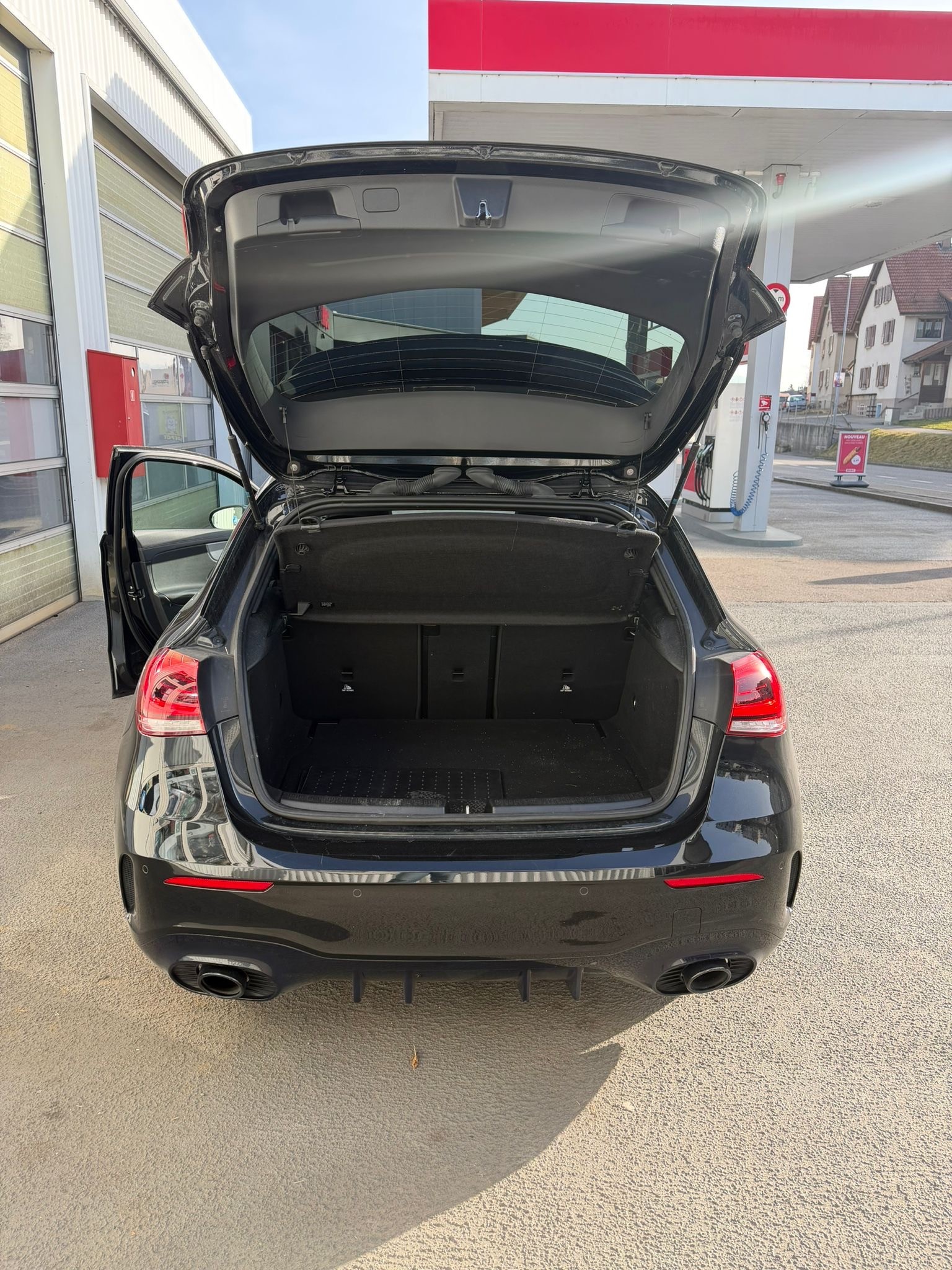 MERCEDES-BENZ A 35 AMG 4Matic Speedshift-image-9