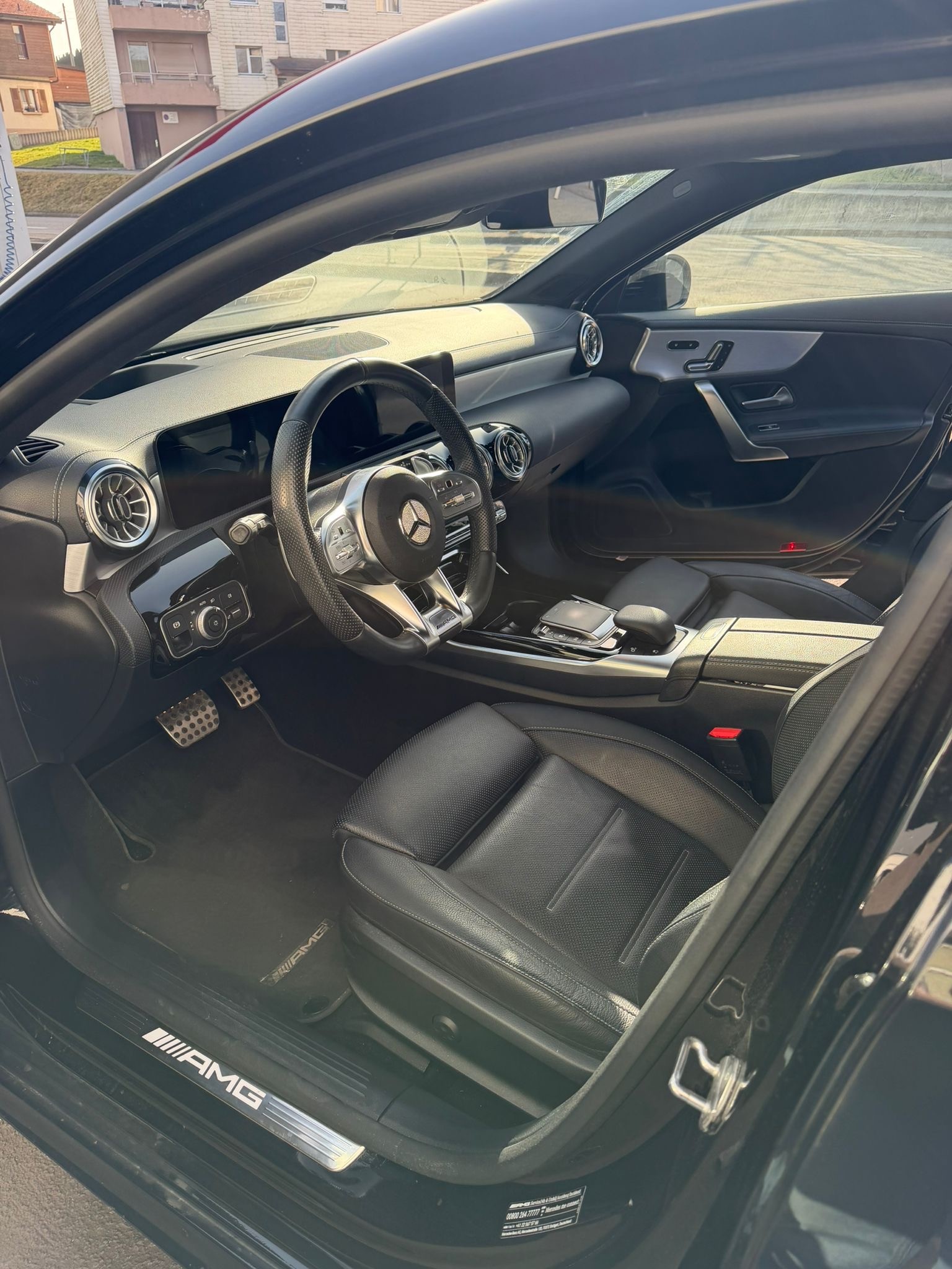 MERCEDES-BENZ A 35 AMG 4Matic Speedshift-image-6