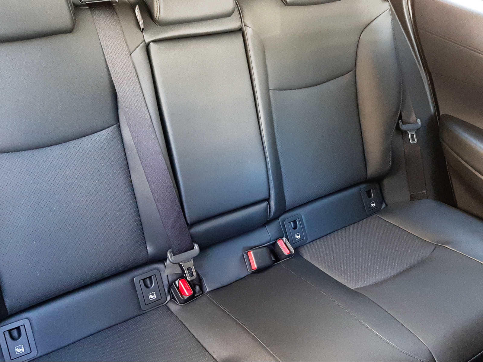 TOYOTA Corolla Cross 2.0 HSD Premium AWD-i-image-14