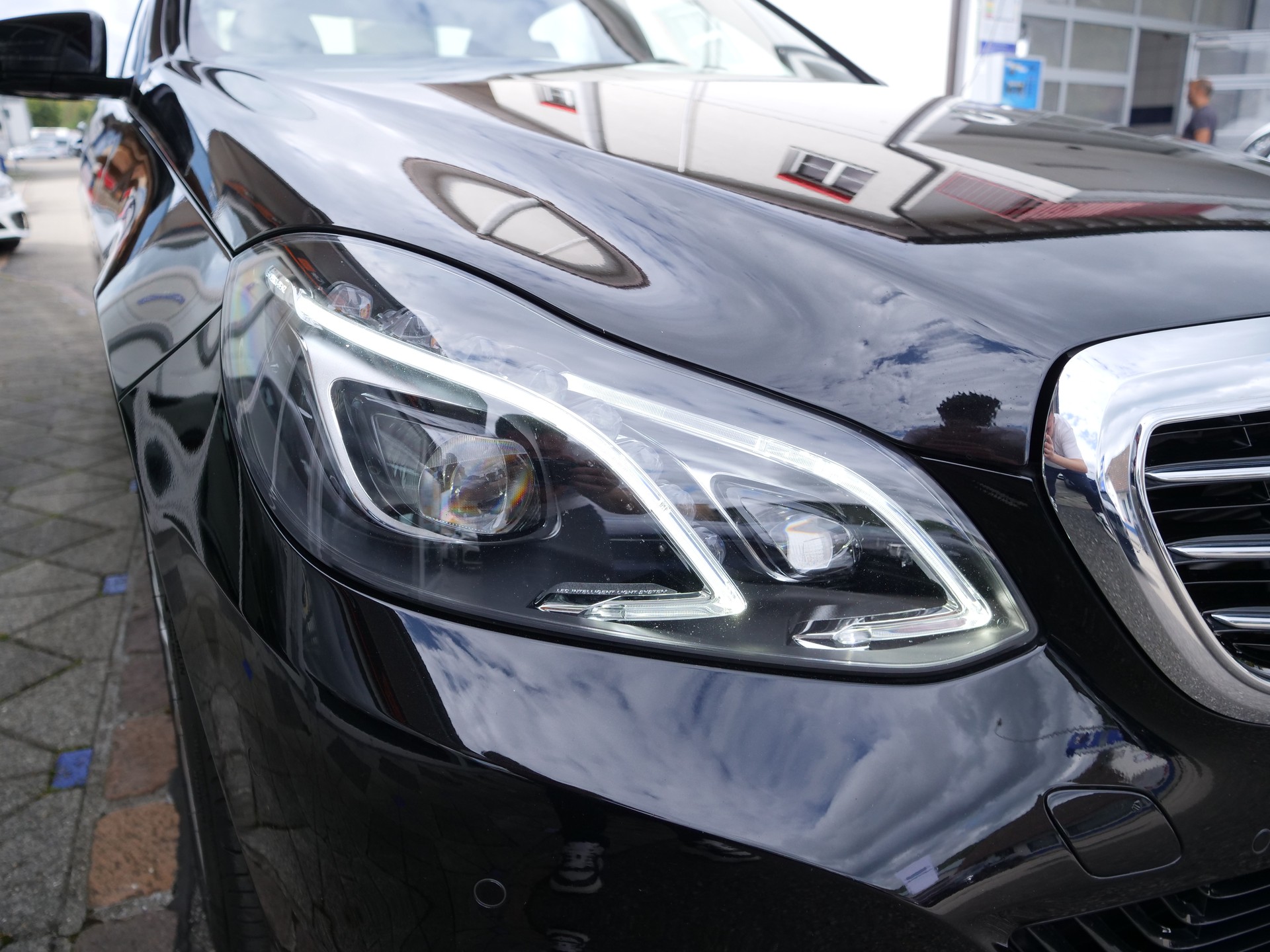 MERCEDES-BENZ E 350 BlueTEC Elégance 4Matic 7G-Tronic-image-27