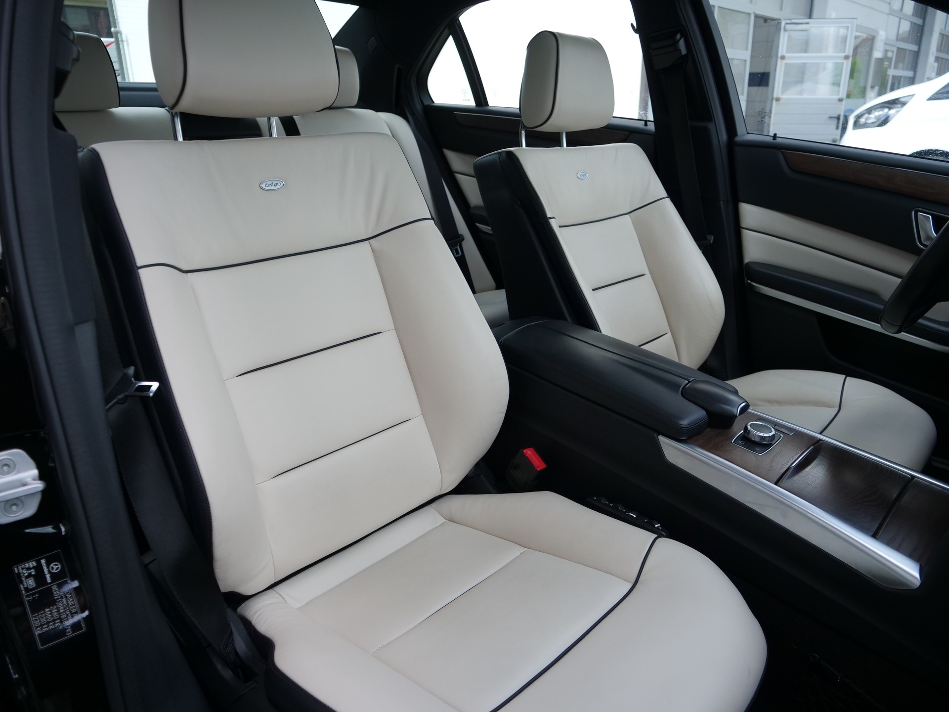 MERCEDES-BENZ E 350 BlueTEC Elégance 4Matic 7G-Tronic-image-9