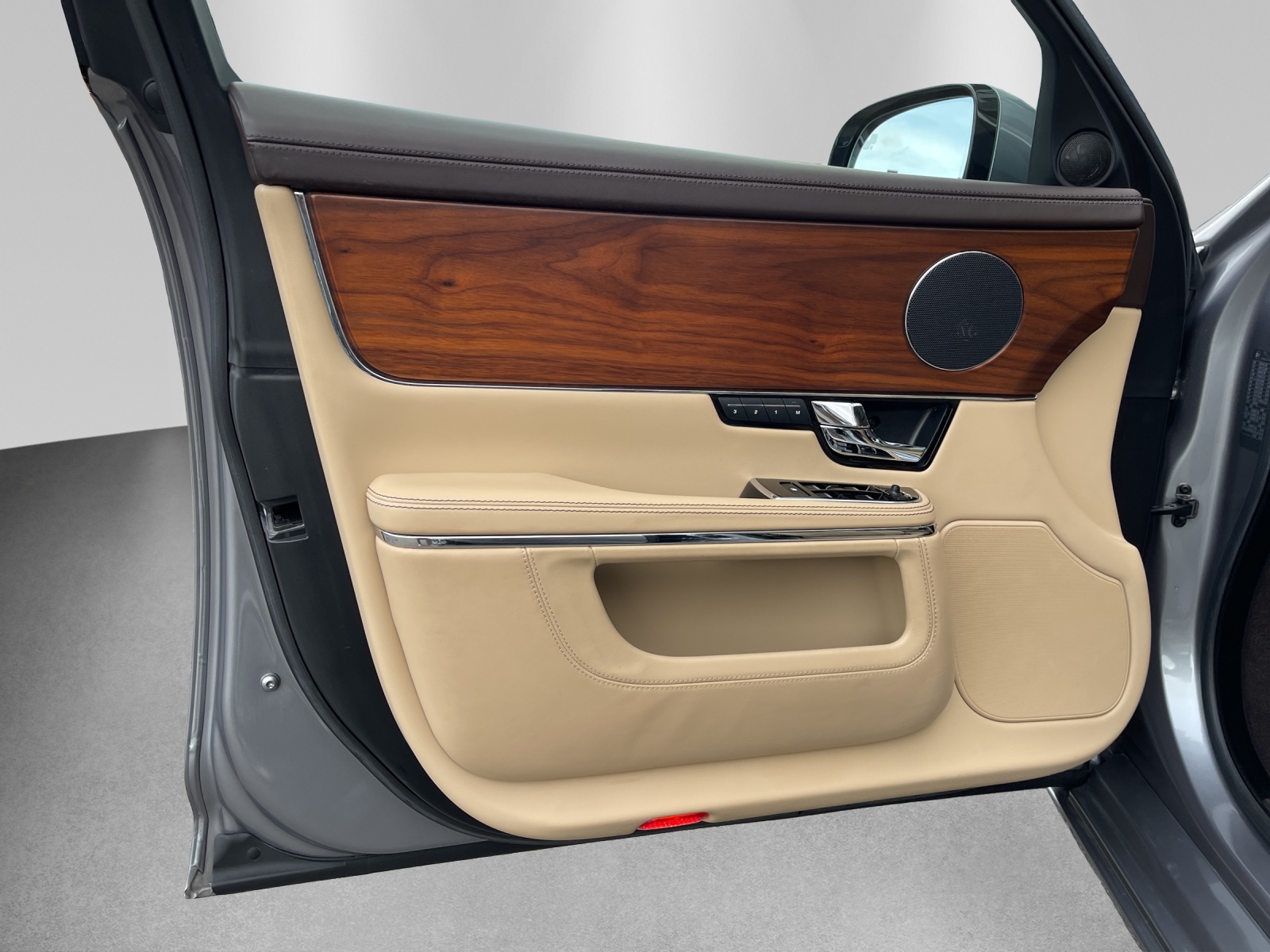 JAGUAR XJ 5.0 V8 Portfolio Automatic-image-7