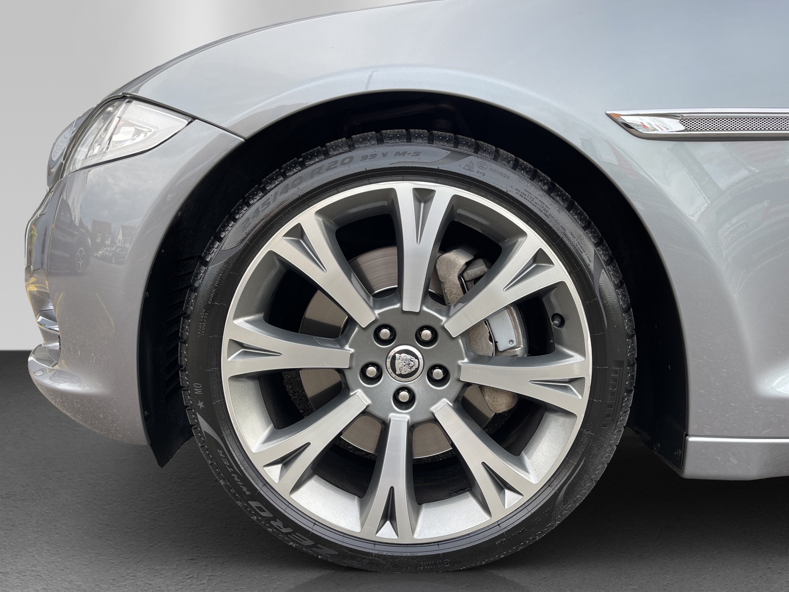 JAGUAR XJ 5.0 V8 Portfolio Automatic-image-5