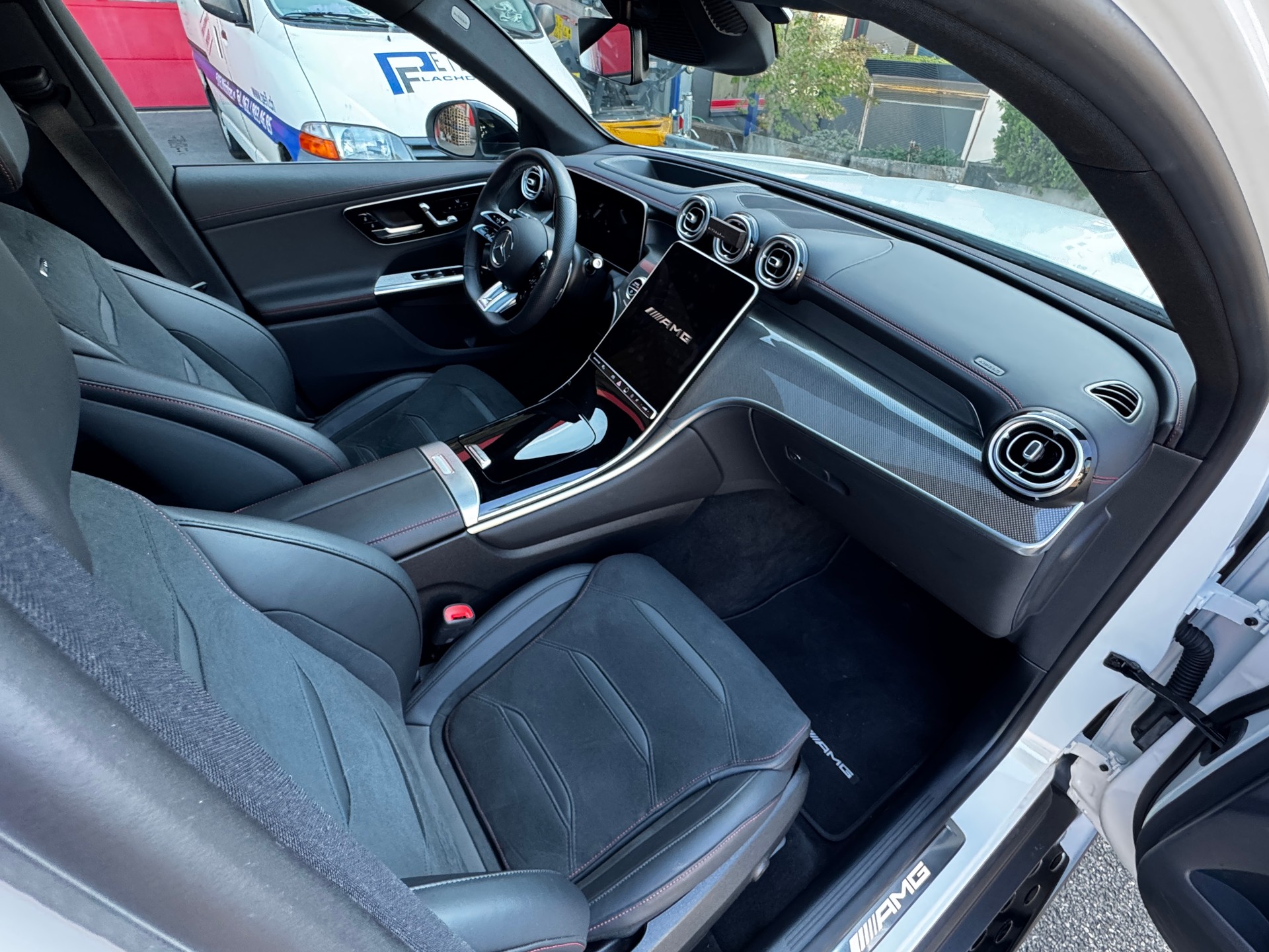 MERCEDES-BENZ GLC 43 AMG Executive Edition 4Matic 9G-Tronic-image-10