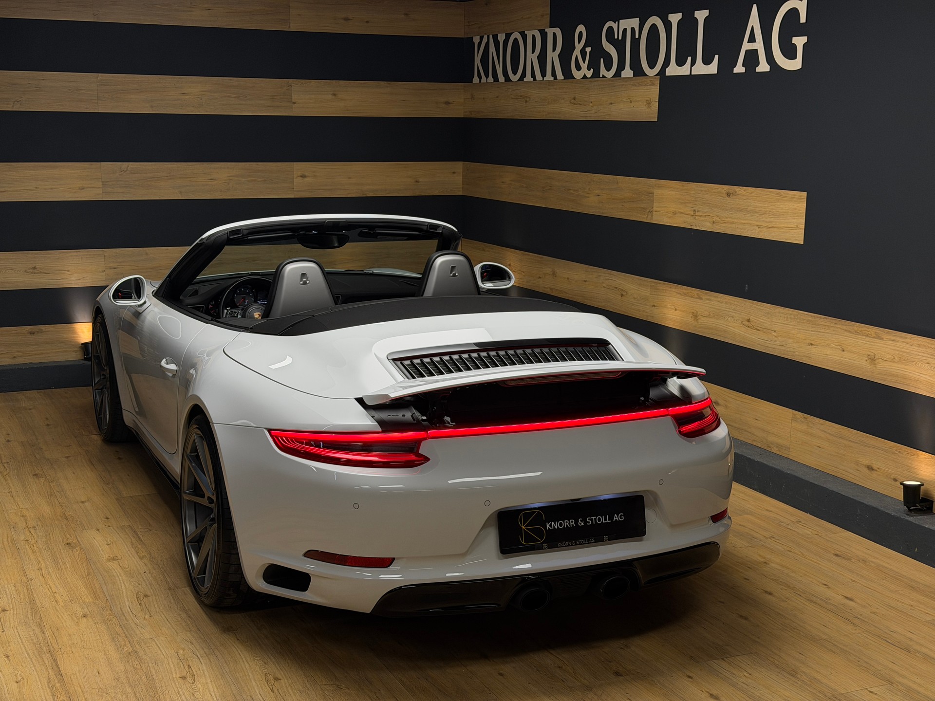 PORSCHE 911 Carrera 4S Cabrio PDK-image-9