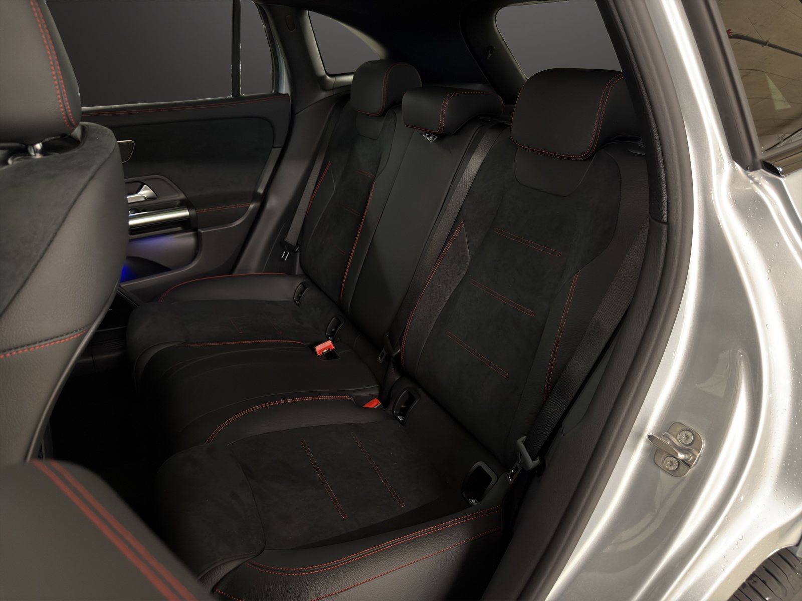 MERCEDES-BENZ GLA 220d 4Matic 8G-DCT-image-14