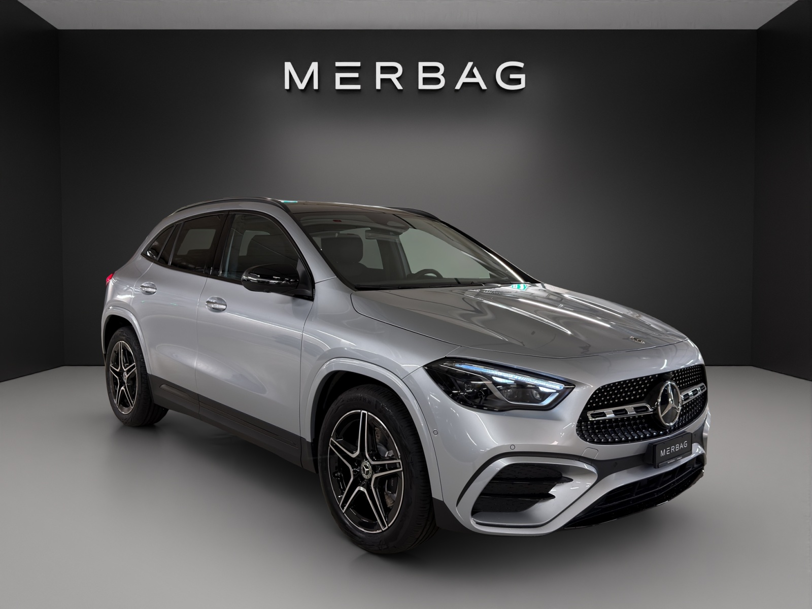 MERCEDES-BENZ GLA 220d 4Matic 8G-DCT — slika 1