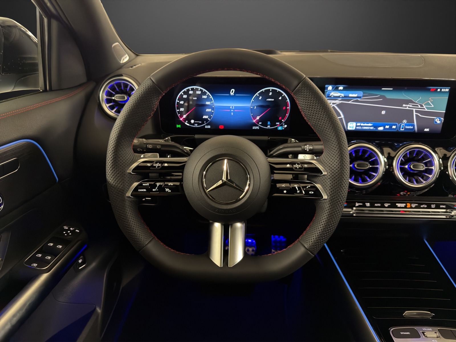 MERCEDES-BENZ GLA 220d 4Matic 8G-DCT-image-10