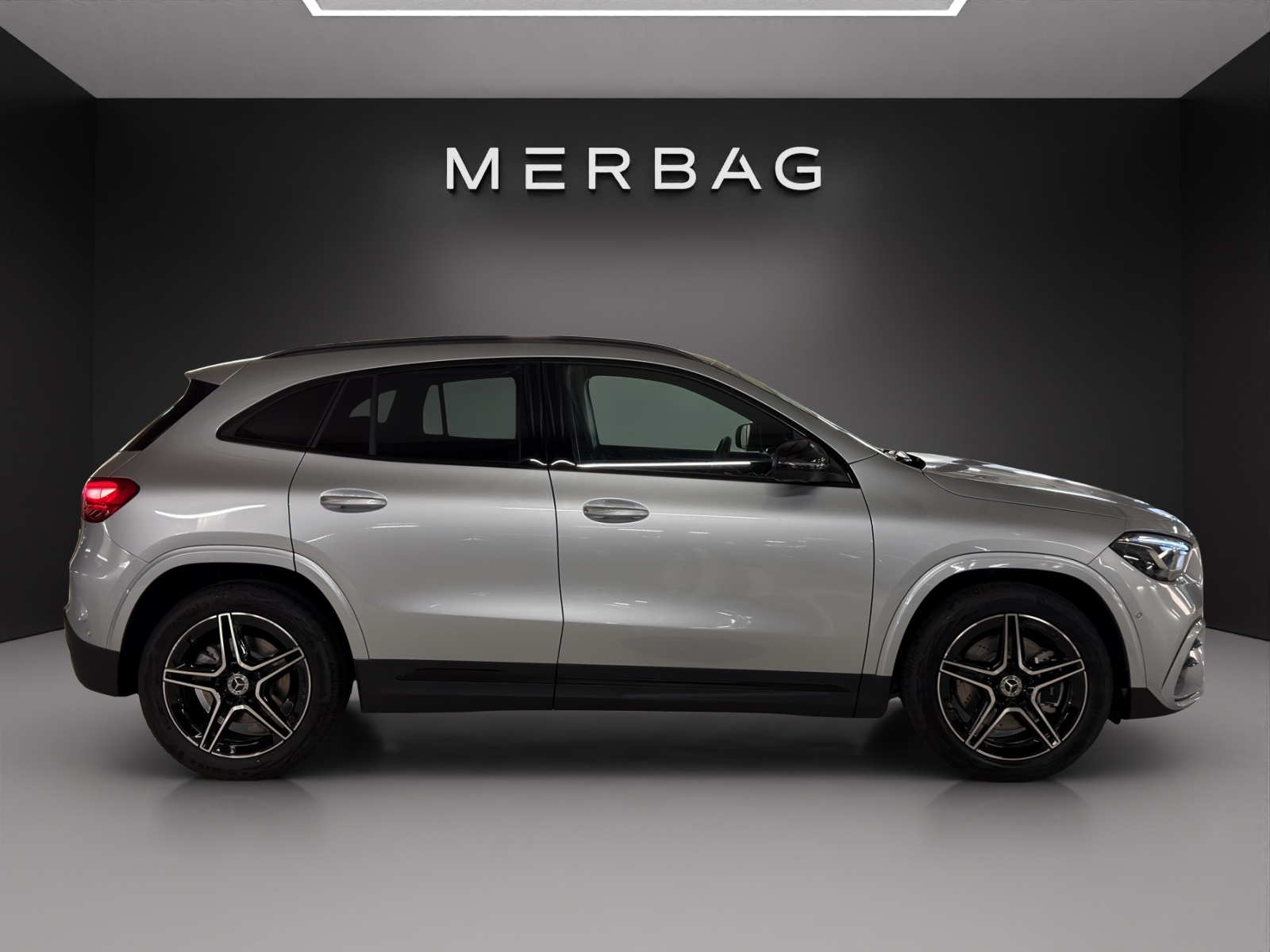 MERCEDES-BENZ GLA 220d 4Matic 8G-DCT-image-7
