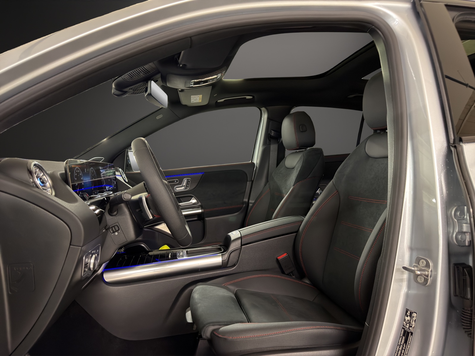 MERCEDES-BENZ GLA 220d 4Matic 8G-DCT-image-12