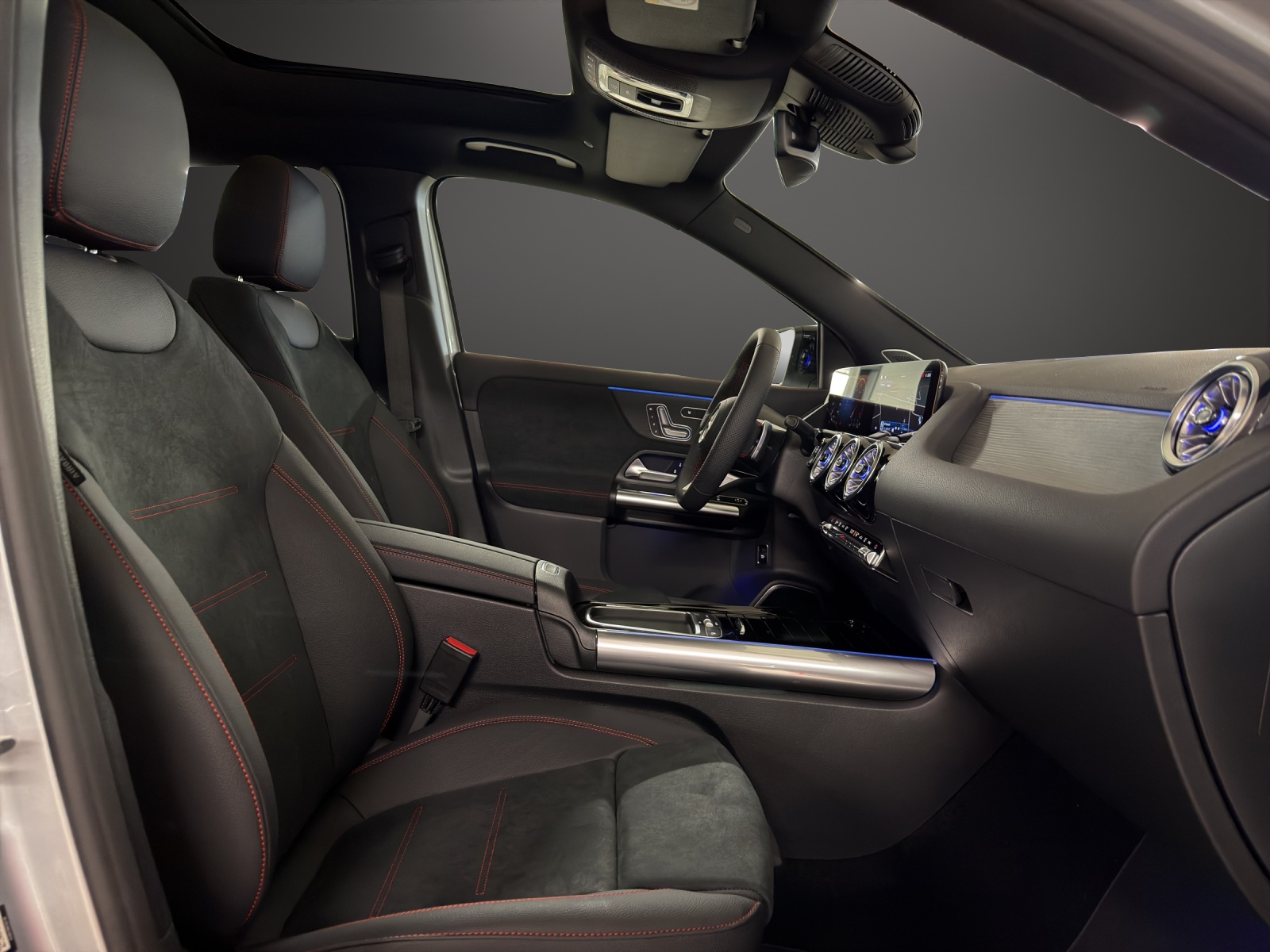 MERCEDES-BENZ GLA 220d 4Matic 8G-DCT-image-13