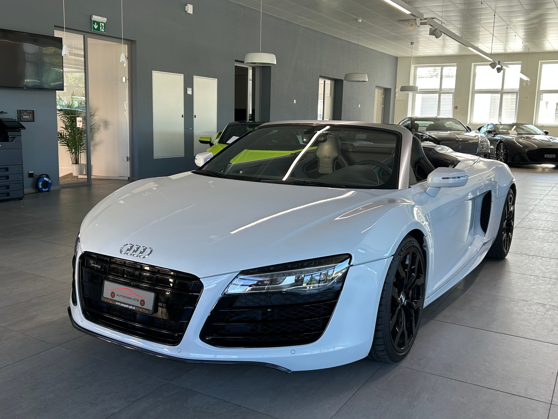 AUDI R8 Spyder 5.2 S-Tronic