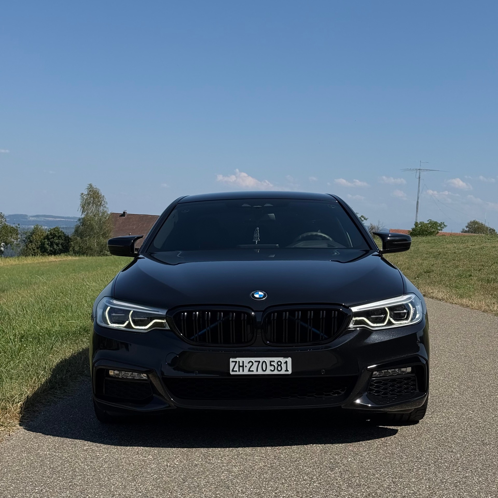 BMW 530d xDrive Sport Line Steptronic-image-0