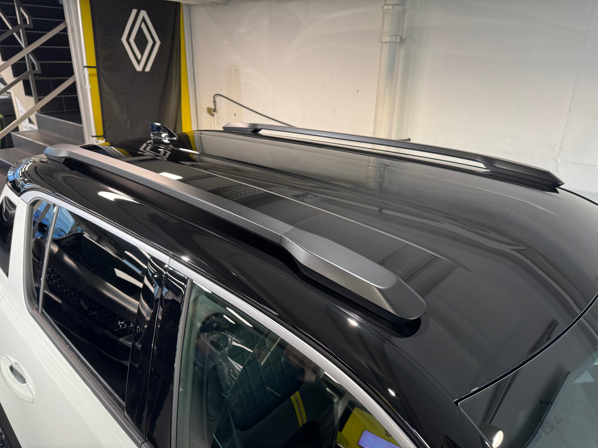 RENAULT R4 E-TECH ELECTRIC iconic 150PS Comfort Range-image-26